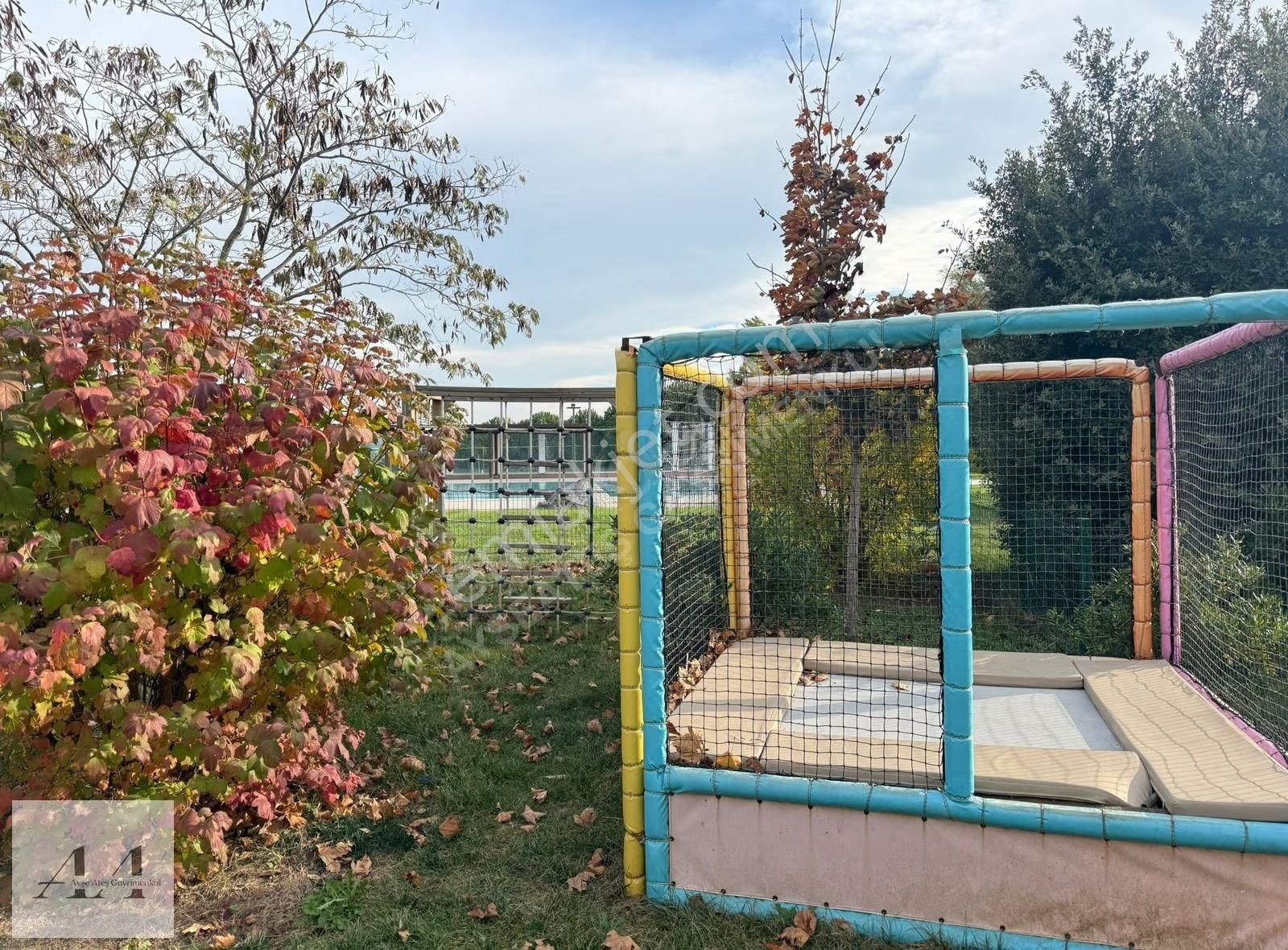 Büyükçekmece Karaağaç Mah. Doğa Evlerinde Tripleks Kiralık Villa - Görsel 15