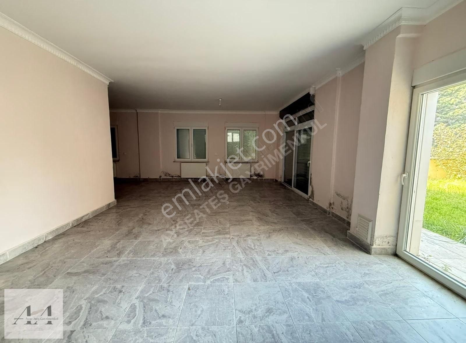 Büyükçekmece Karaağaç Mah. Doğa Evlerinde Tripleks Kiralık Villa - Görsel 2
