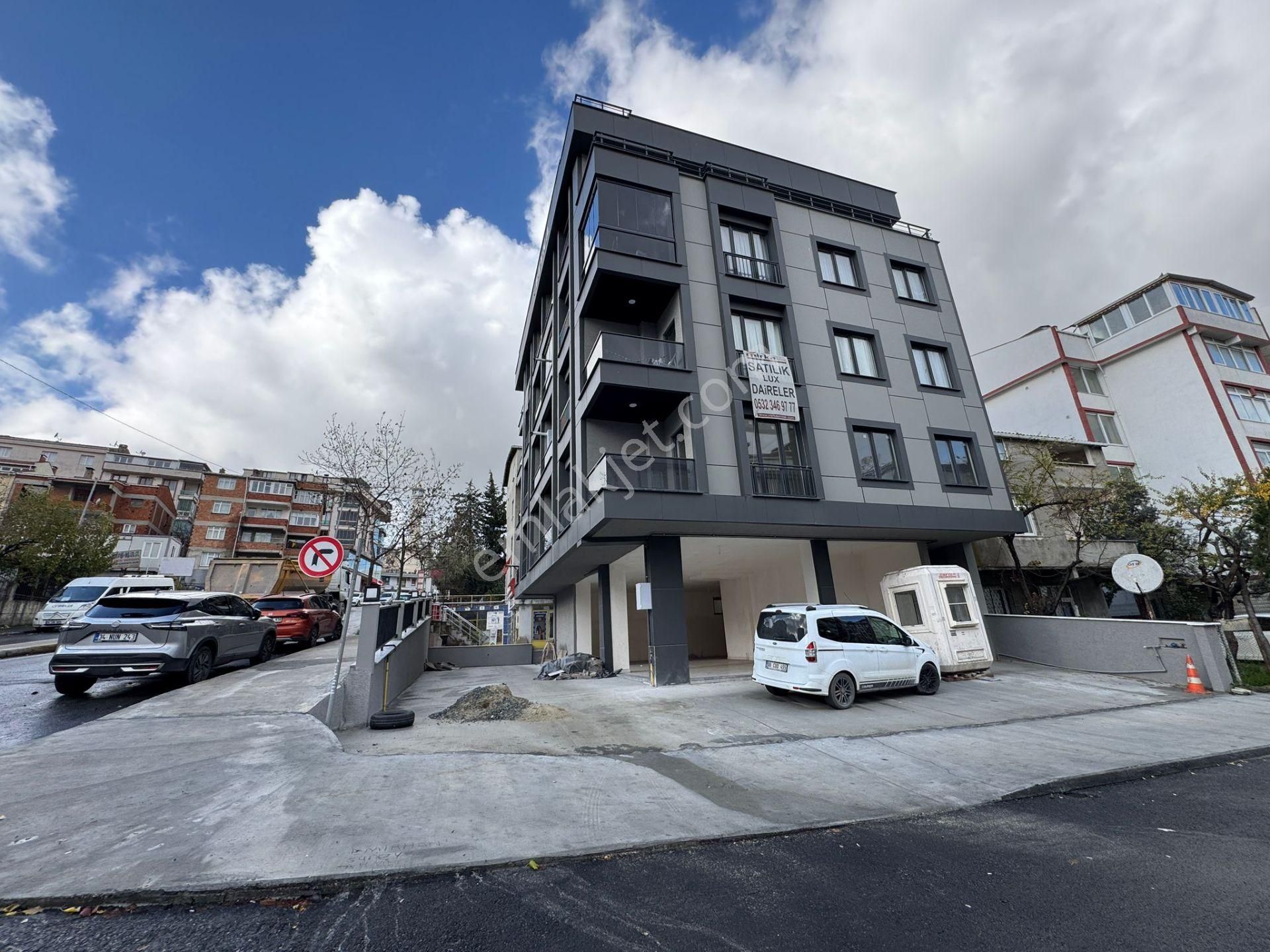 Beylikdüzü Yakuplu Da 180m2 Sıfır Köşe Dükkan Metrobüse 10 Dk