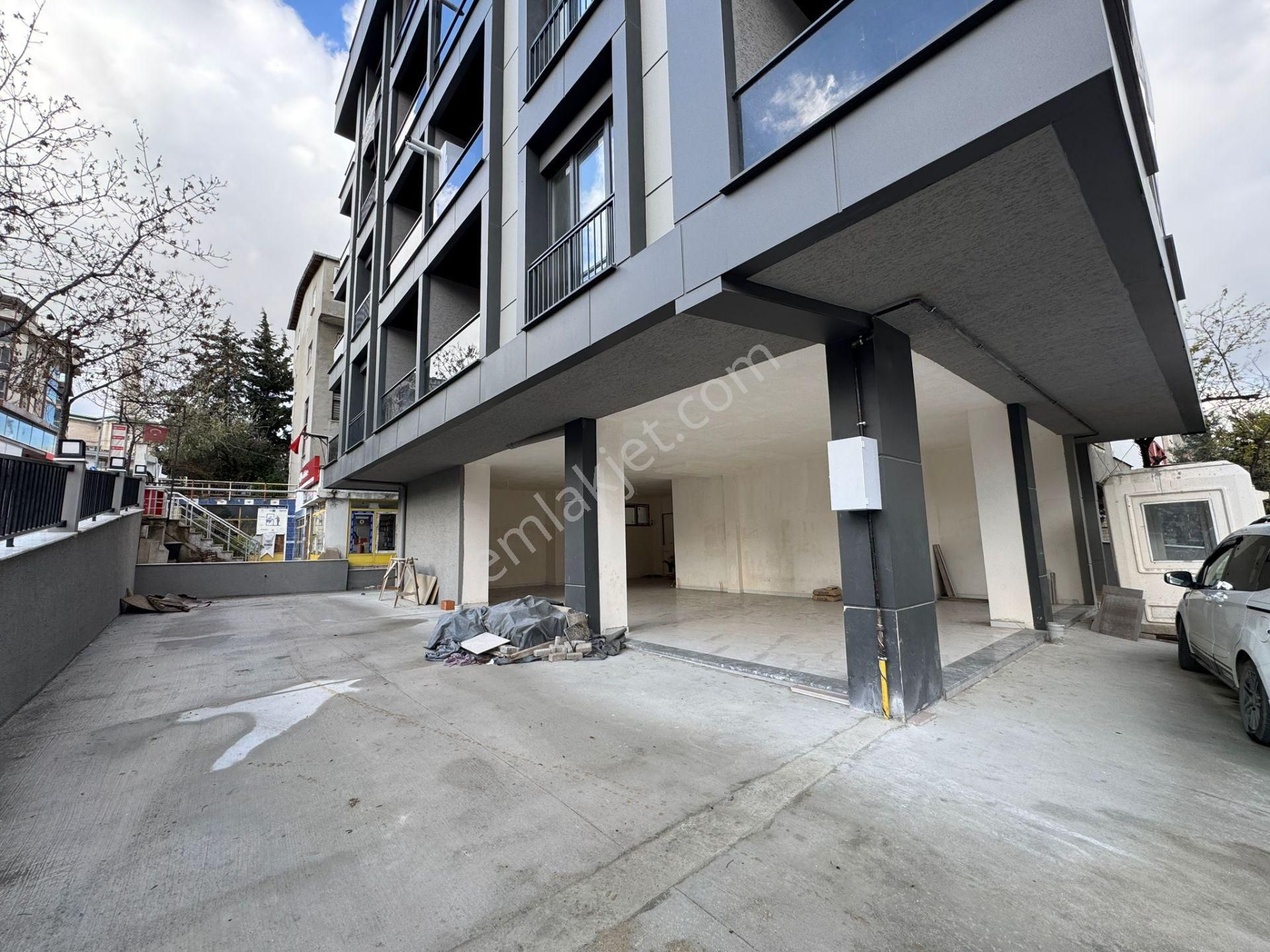 Beylikdüzü Yakuplu Da 180m2 Sıfır Köşe Dükkan Metrobüse 10 Dk - Görsel 3