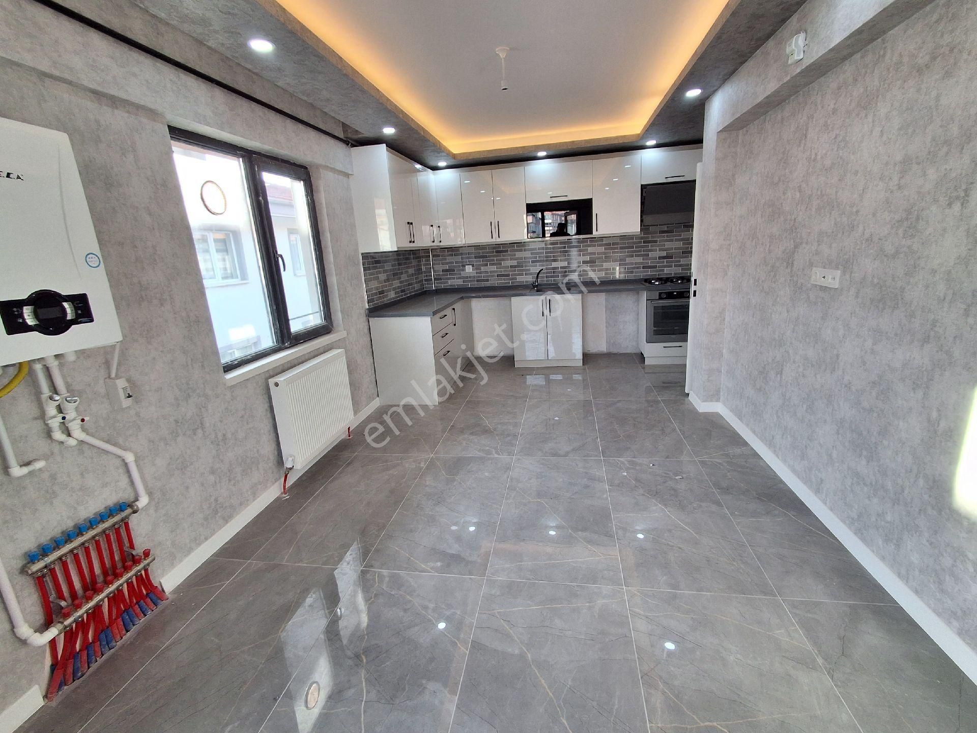 H.gazi Göbekte Ultra Lüxk Daireler 2.3.katlarda.ç.banyo 2.500.00tl Kadar Kredi İmkanı Var - Görsel 4