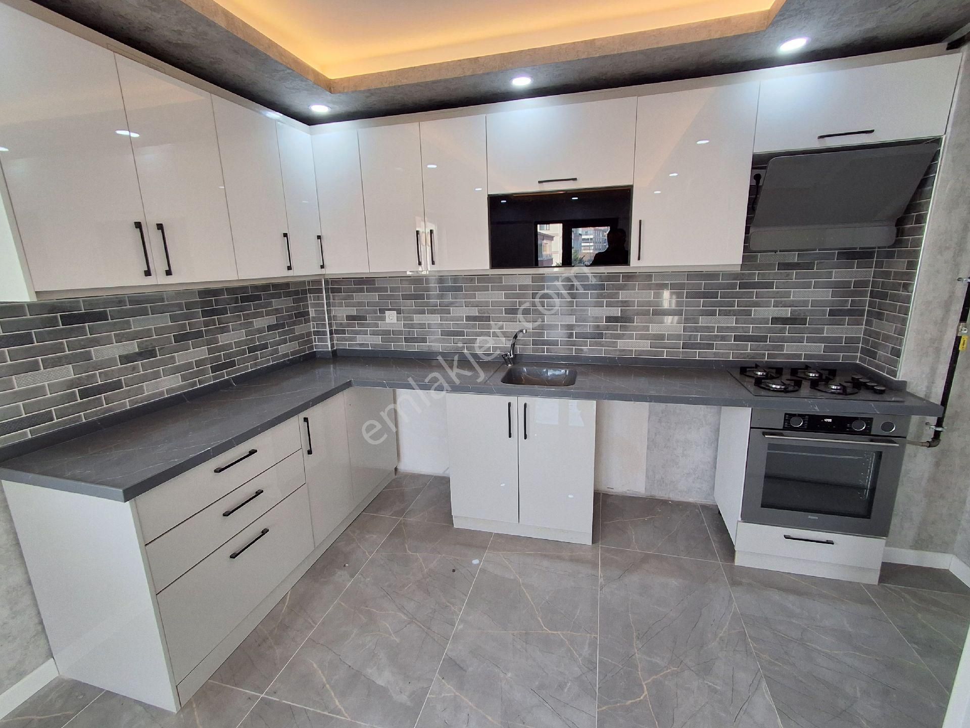 H.gazi Göbekte Ultra Lüxk Daireler 2.3.katlarda.ç.banyo 2.500.00tl Kadar Kredi İmkanı Var - Görsel 2