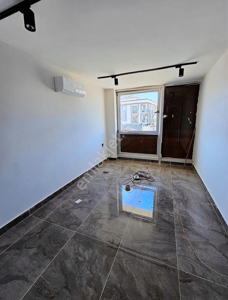 Soğuk Hava Depolu, Yük Asansörlü, 3 Katlı Satılık Dükkan - Görsel 10