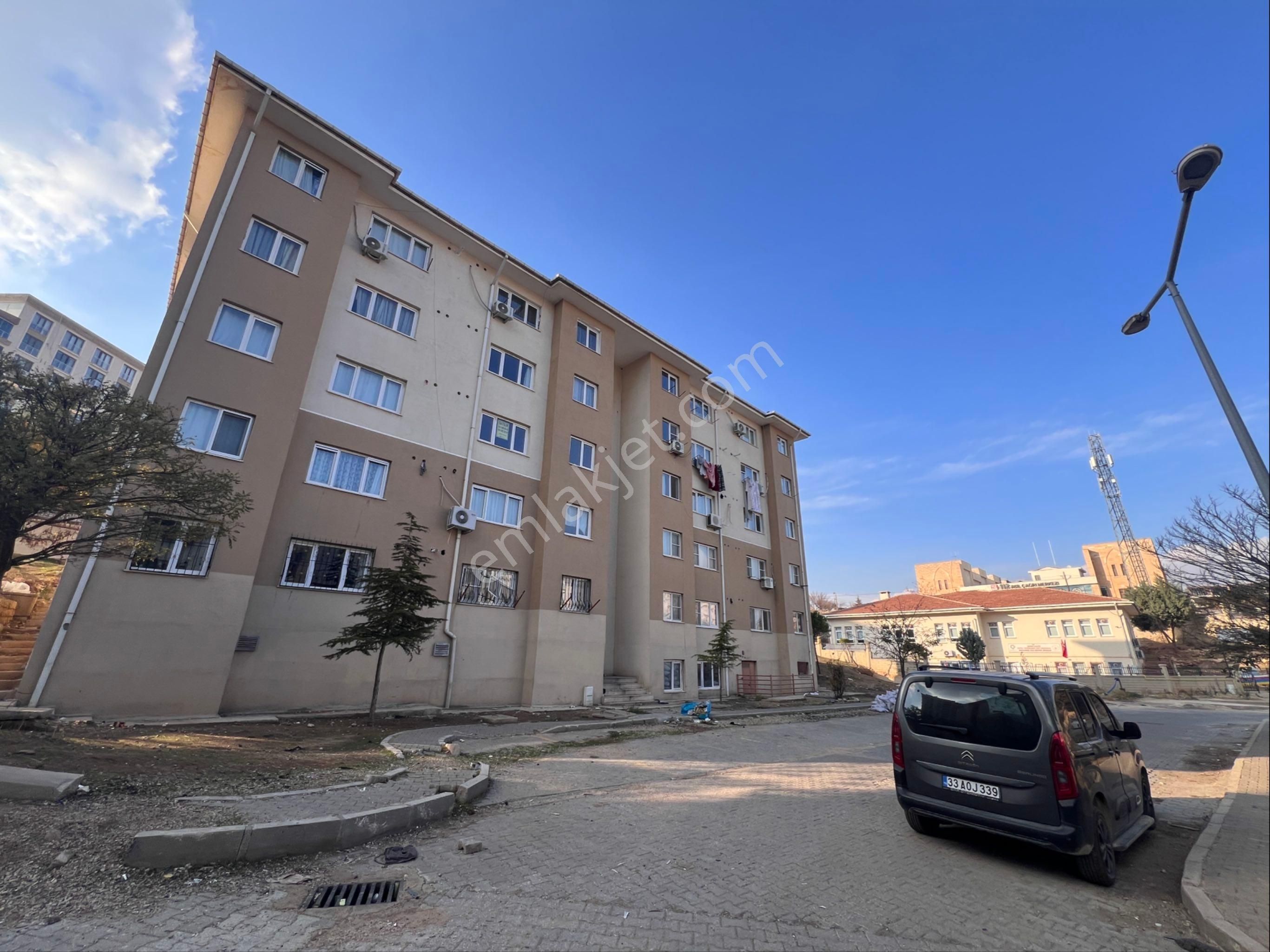 Murat Emlaktan Acill112 Merkezi Yanı Ara Kat 1+1 Dairemiz Satılıktır