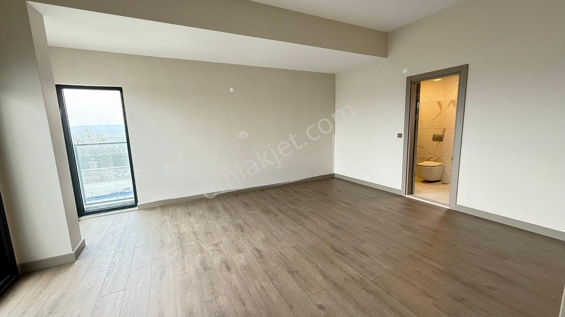 İzmir Seferihisar 800 M2 Arsa Loft Salon Tüm Odalarda Banyo Lüks Villa - Görsel 17