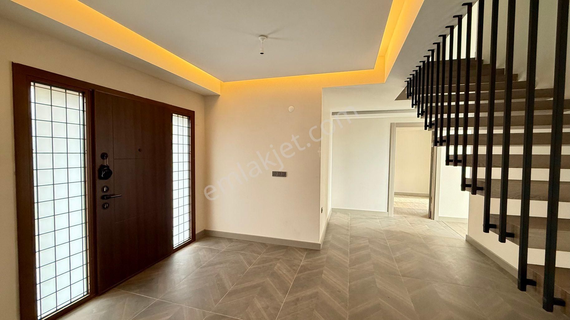 İzmir Seferihisar 800 M2 Arsa Loft Salon Tüm Odalarda Banyo Lüks Villa - Görsel 11