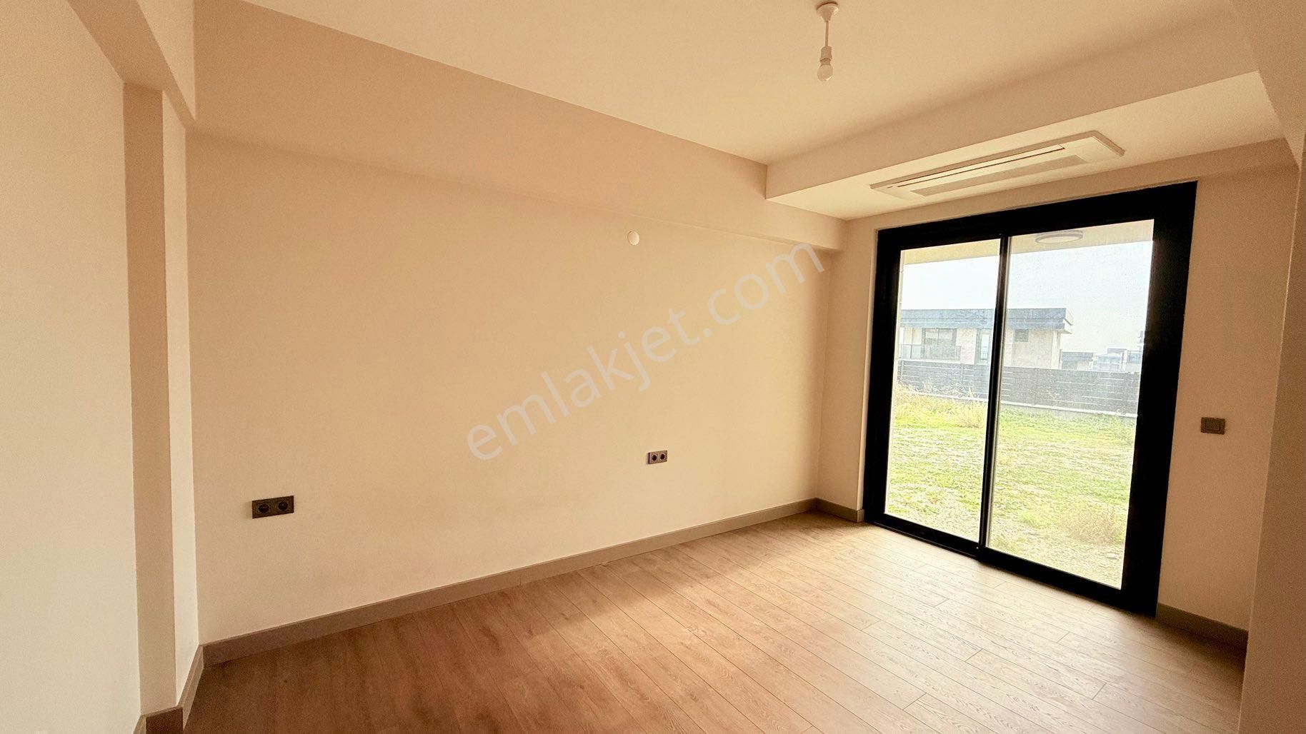 İzmir Seferihisar 800 M2 Arsa Loft Salon Tüm Odalarda Banyo Lüks Villa - Görsel 19