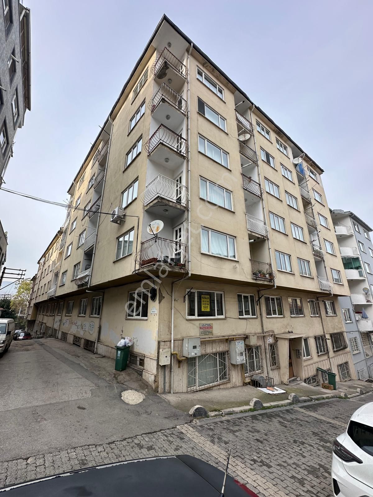 Setbaşı Üzeri Umurbey’de Park Yanı Asansörlü Geniş 3+1 Kiralık Daire - Görsel 2