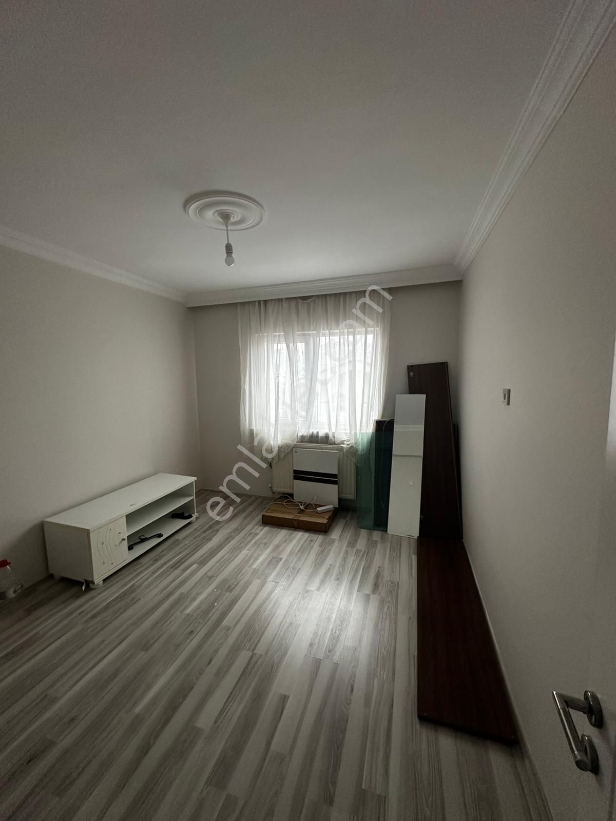 Aşık Veysel Mahallesinde Mehmet Çekiç Ortaokuluna 300 Metre Mesafede Eşyalı Full Yapılı Kiralık 3+1 - Görsel 30