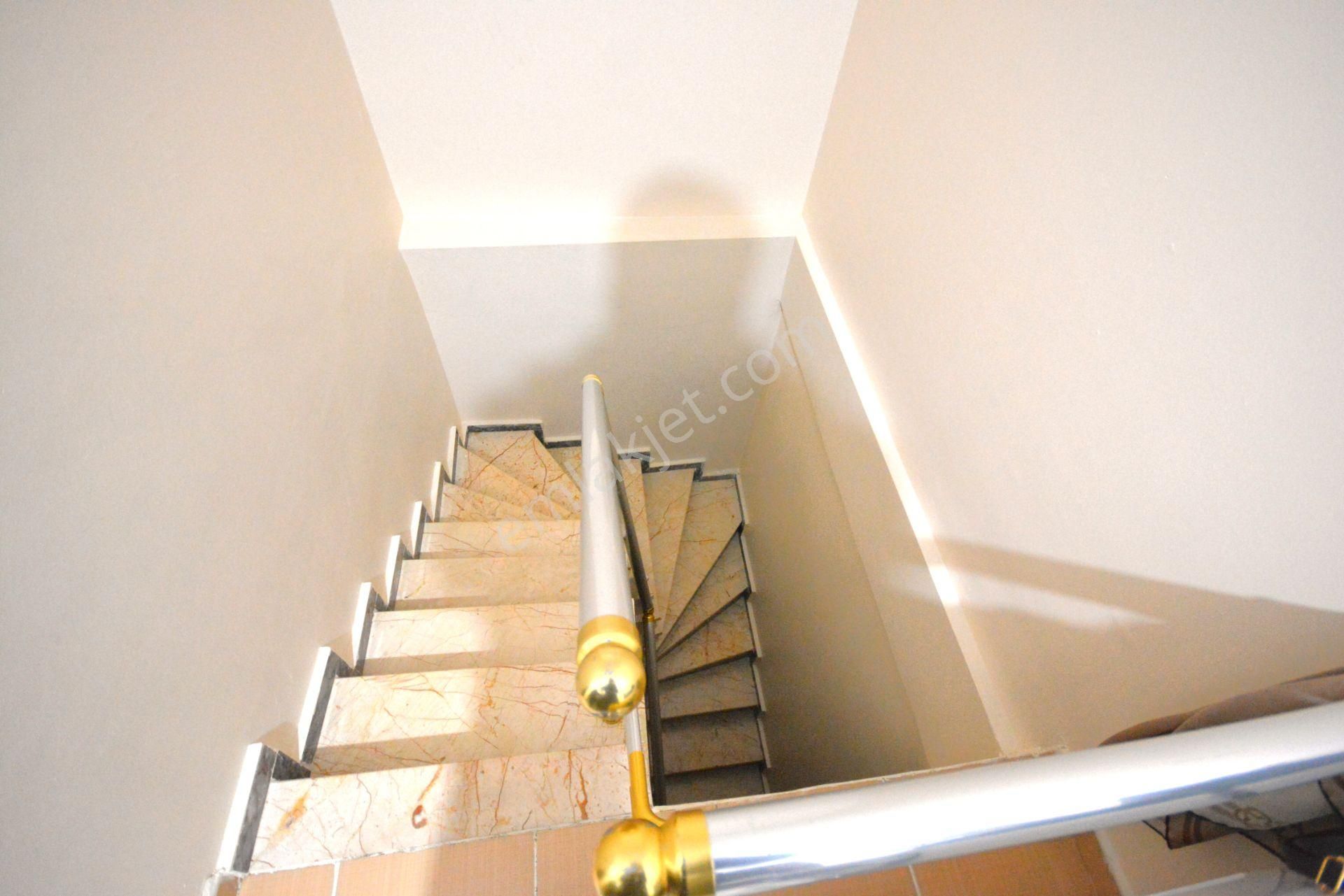 Satılık Ters Dubleks 2+1 İskanlı 90 M2 Konumu Güzel Diş Hastanesine Yakın - Görsel 5