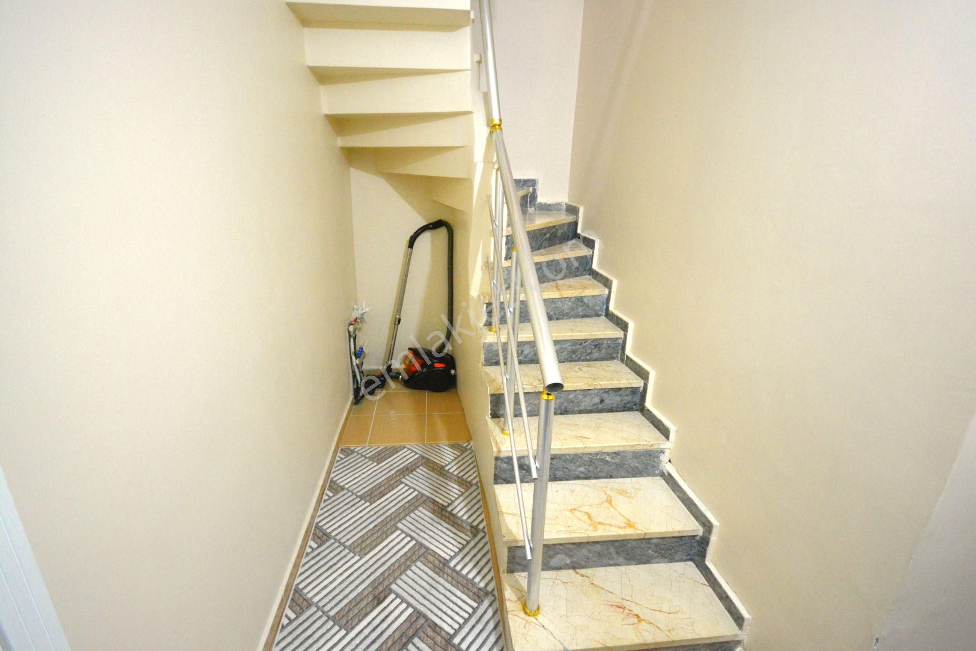 Satılık Ters Dubleks 2+1 İskanlı 90 M2 Konumu Güzel Diş Hastanesine Yakın - Görsel 15