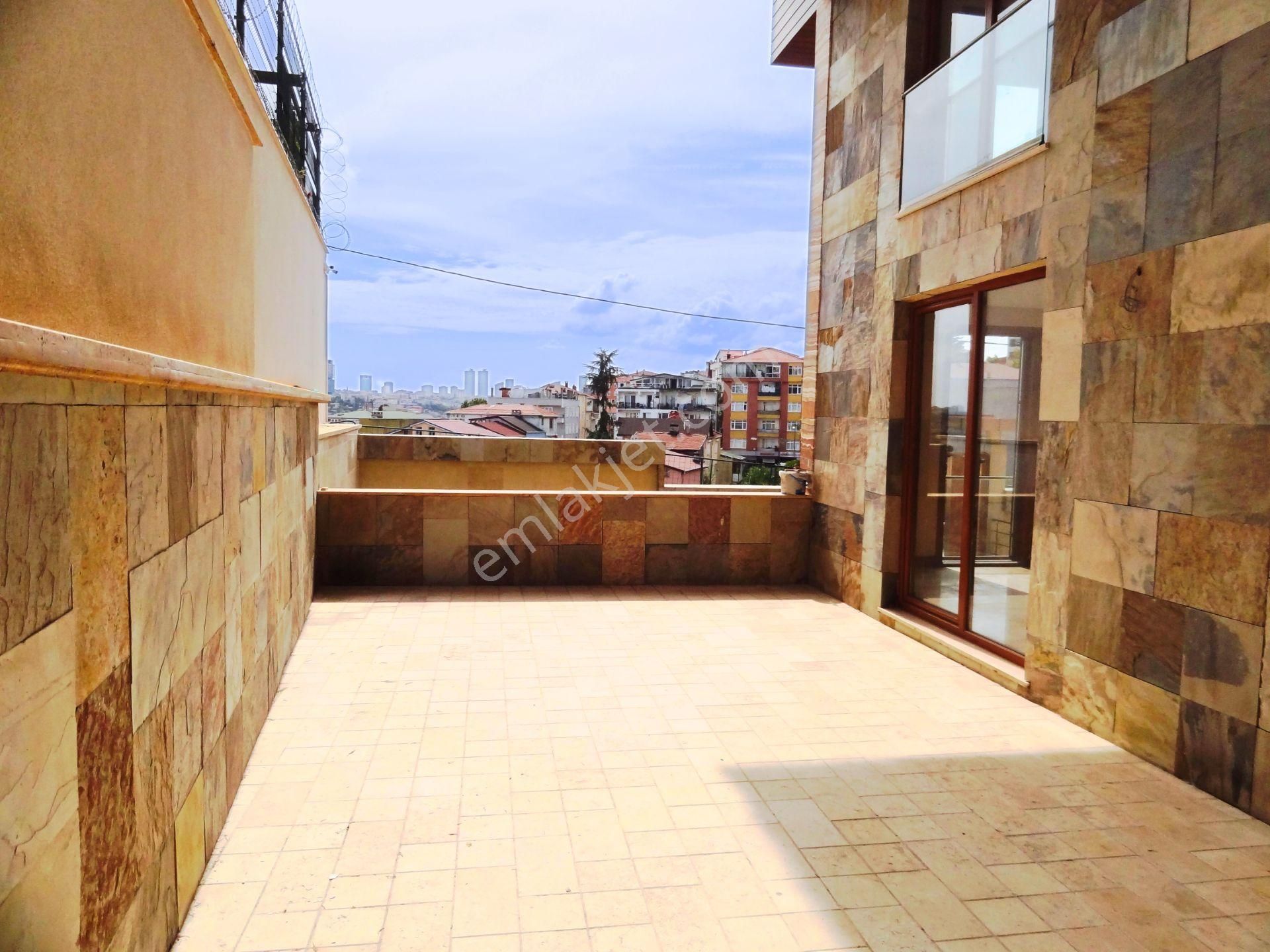 Emirgan, Değirmentepe'de, Geniş Çift Teraslı 3+1 Kiralık Daire. - Görsel 12