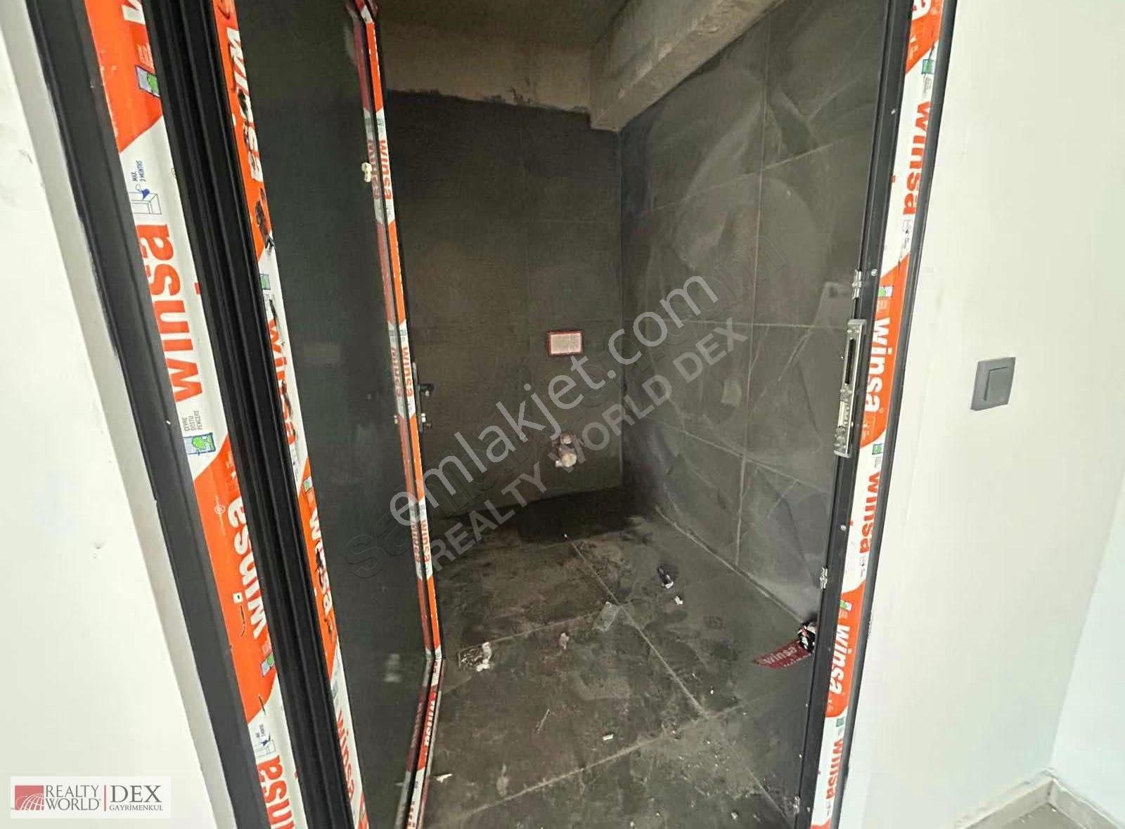 Altıntaş'da 40'lık Yol Üzeri Kiralık Dükkanlar - Görsel 8