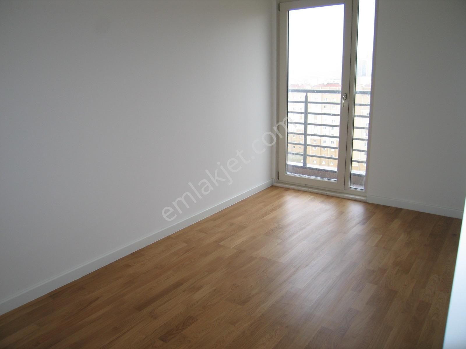 Atakent Bosphorus City 2+1 Satılık Kapalı Muftak Boş