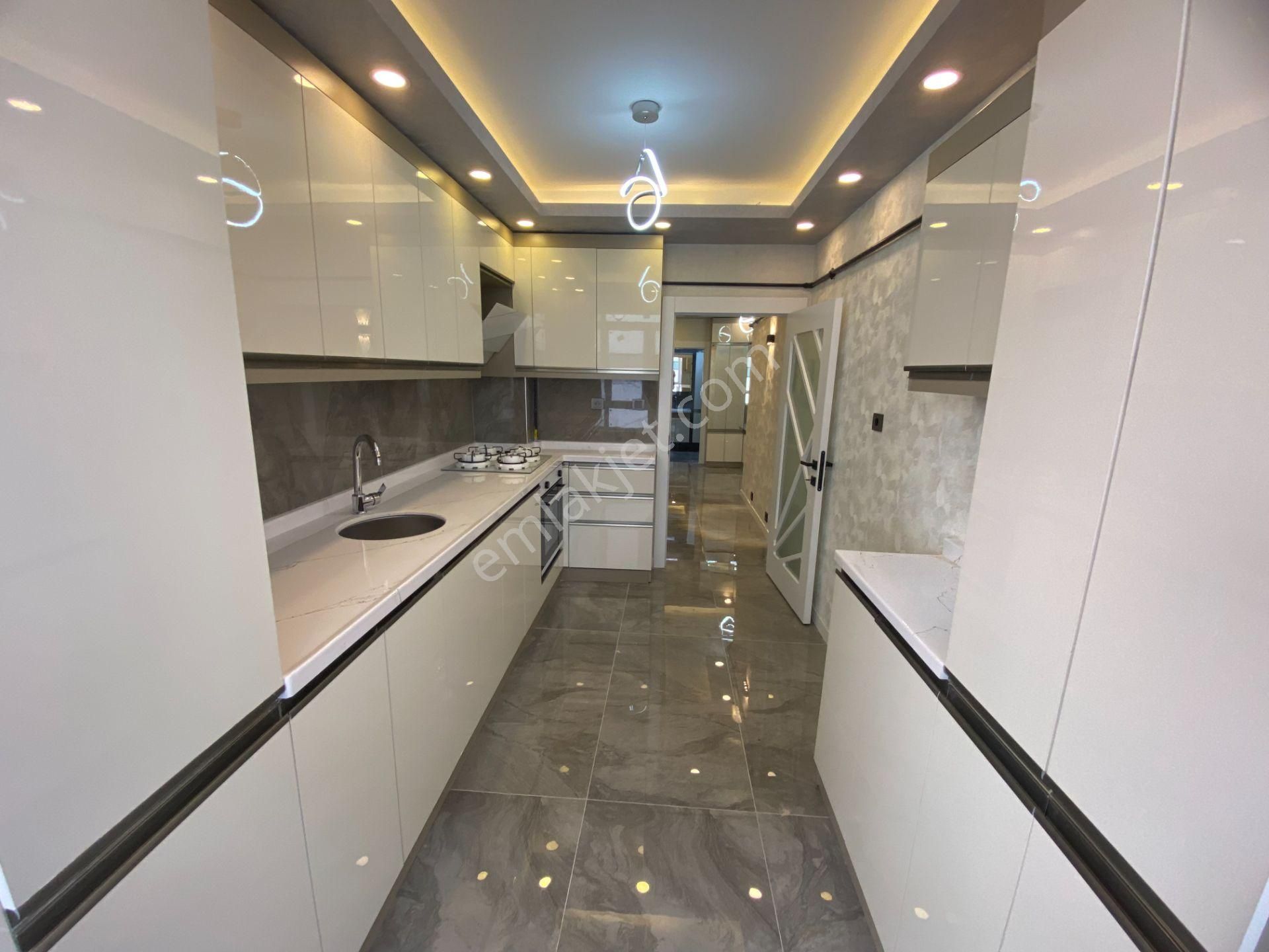 Süvari Mh. Merkezi Konumda Cadde Üzeri Ful Yapılı 3+1 Daire - Görsel 11