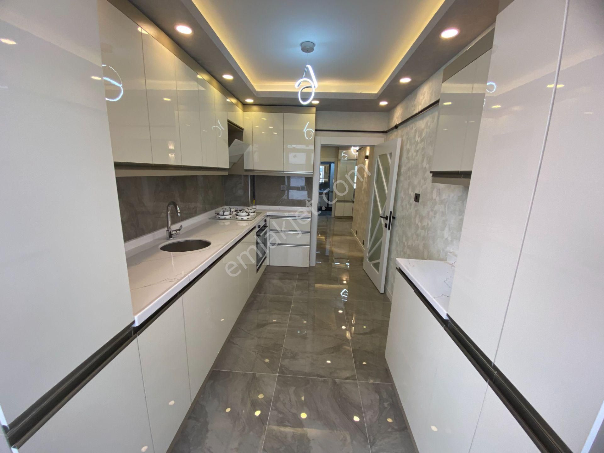 Süvari Mh. Merkezi Konumda Cadde Üzeri Ful Yapılı 3+1 Daire - Görsel 7