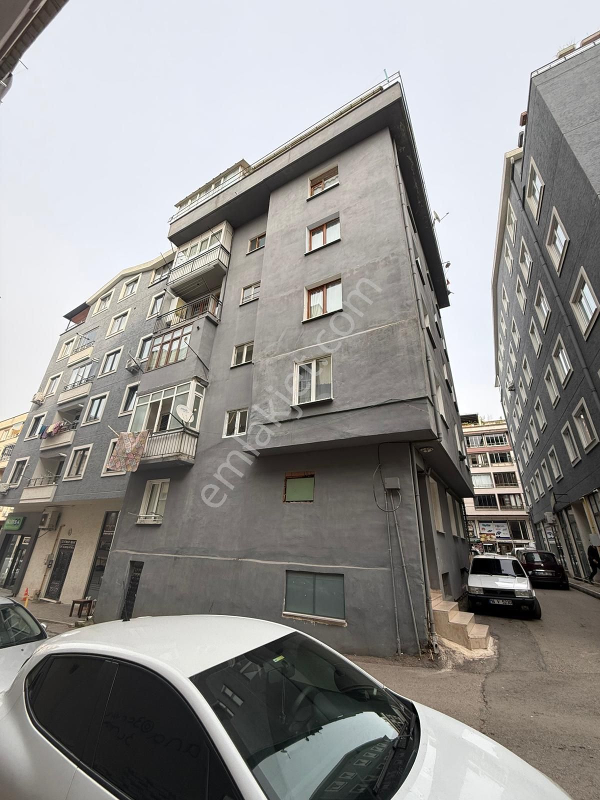 Hüdavendigar Mahallesinde Fırsat 3+1 Satılık Daire - Görsel 2