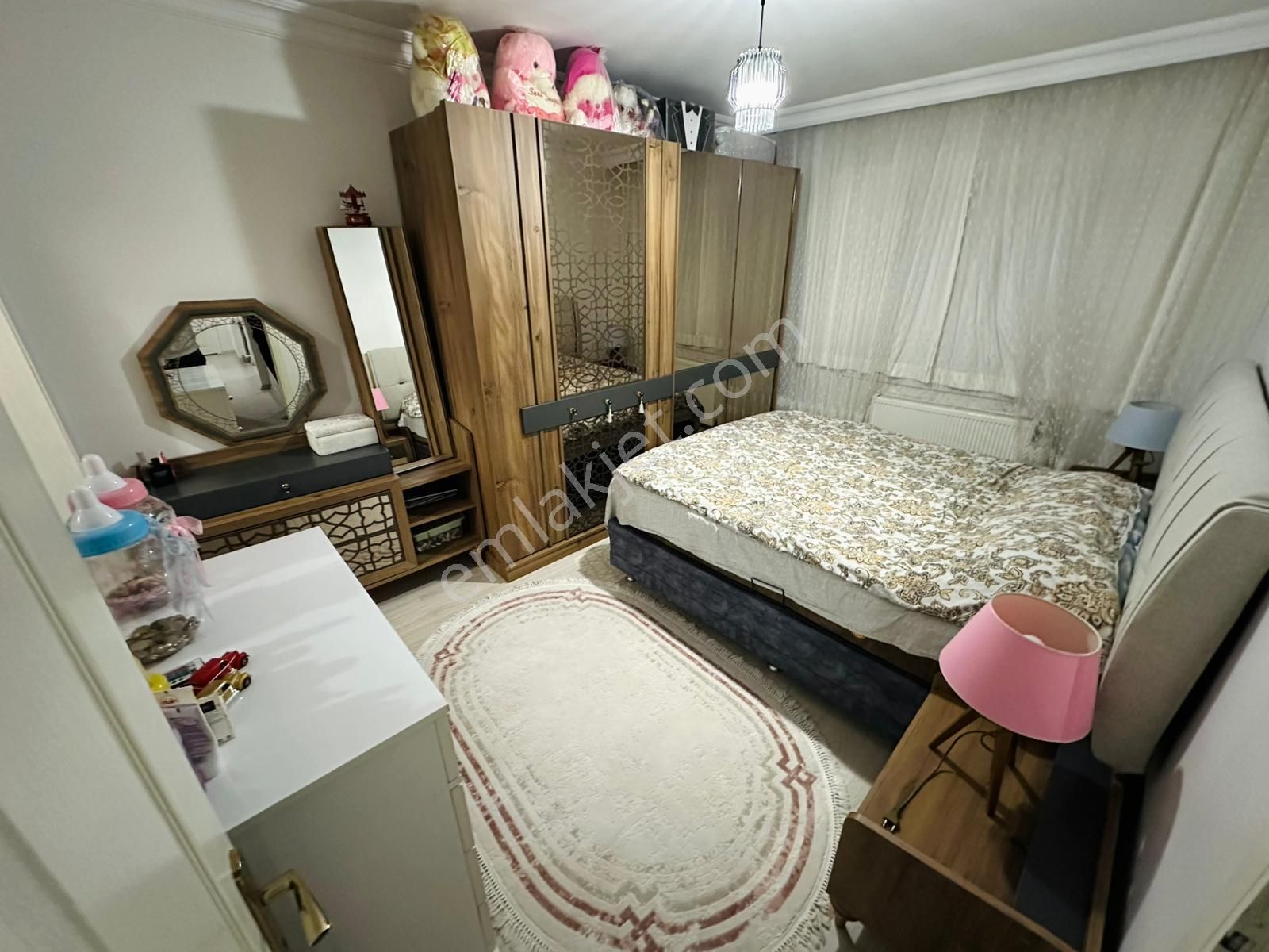 Ufuktepe'de Cadde Üzeri 3+1 Site Dairesi