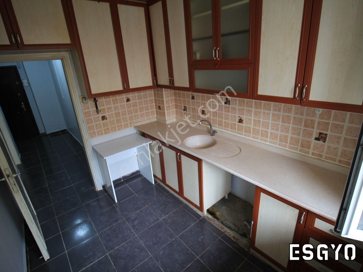 Esgyo'dan Vişnelik Mh Öğretmenler Cad. Üzernde 3+1 Kiralık Daire - Görsel 14