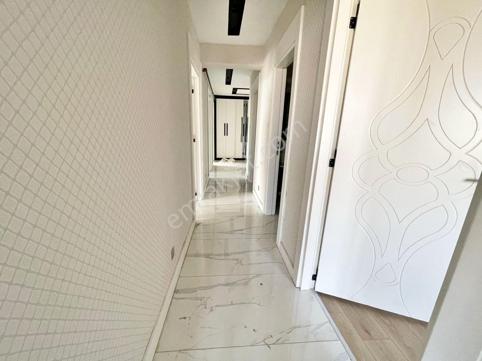 Alpaslan'da Misafirlerin Kıskanacağı Sıfır! Yemek Odalı Daire - Görsel 18