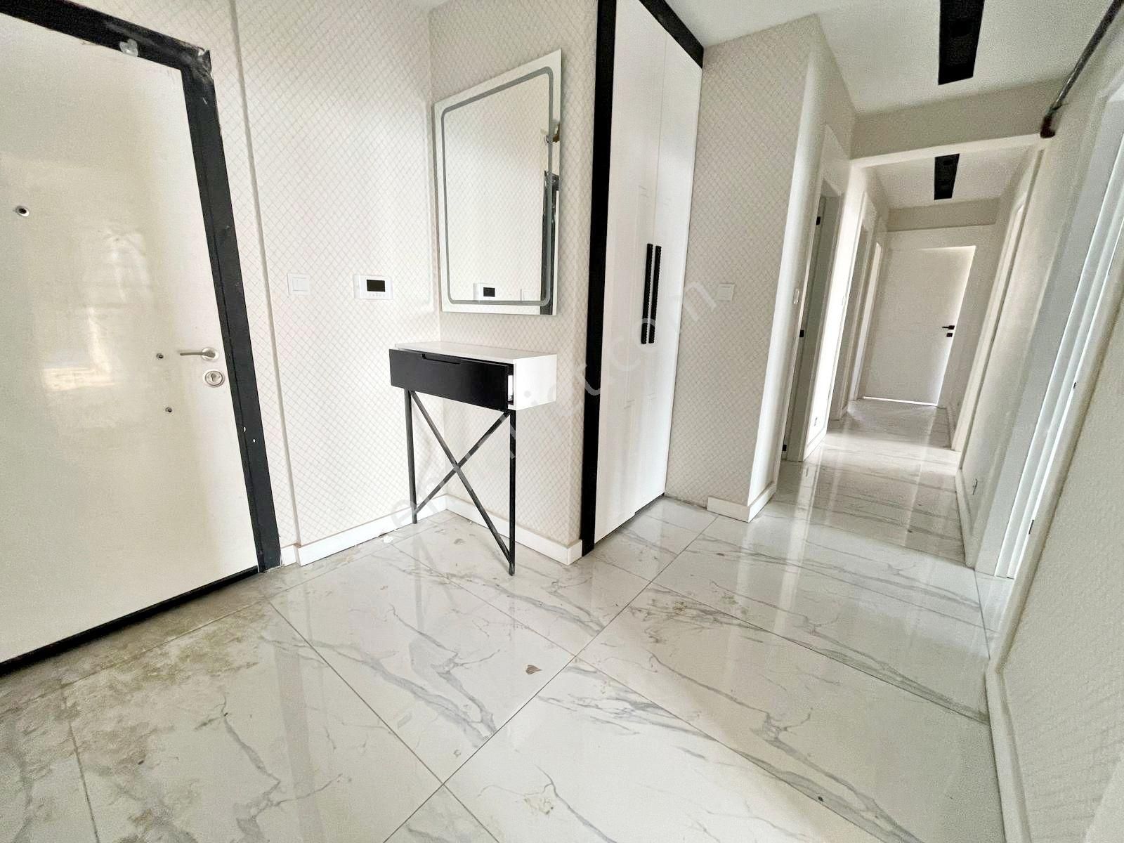 Alpaslan'da Misafirlerin Kıskanacağı Sıfır! Yemek Odalı Daire - Görsel 23