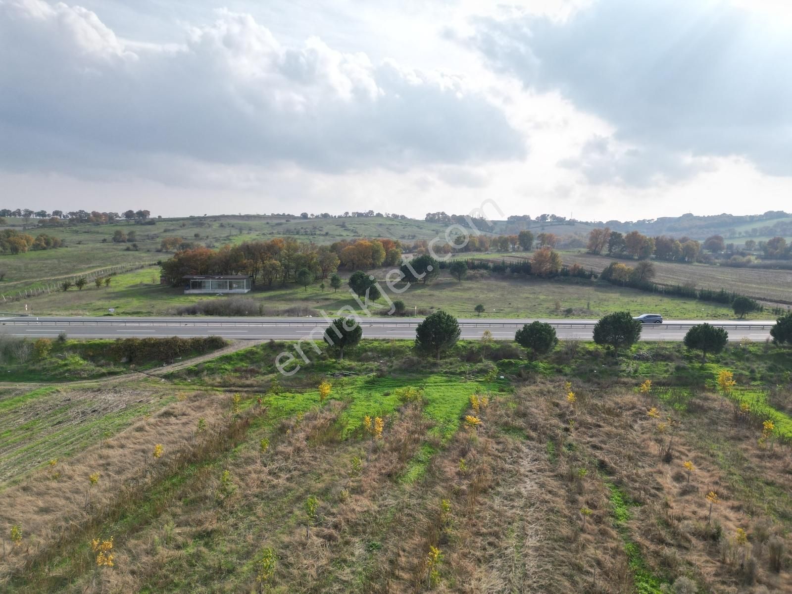 Balıkesir-edremit Yoluna Cephe Ticari İmarlı 14.070 M2 Tarla - Görsel 3