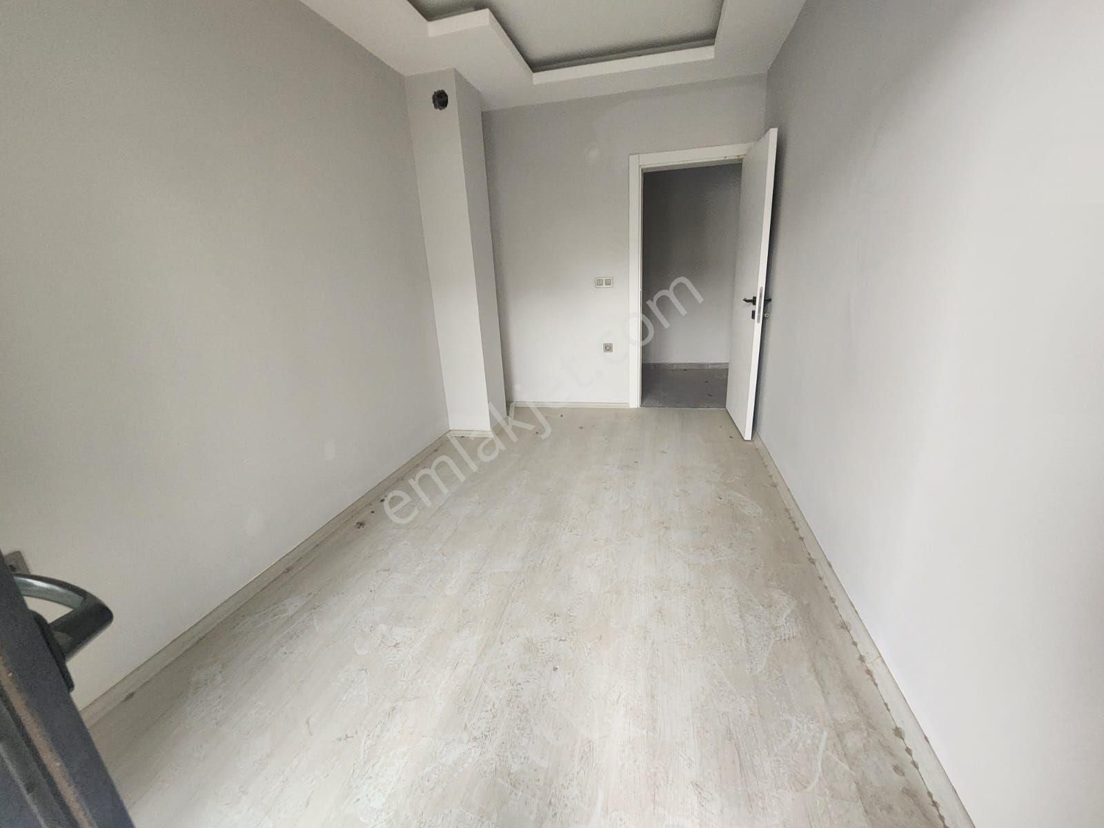 Acil Satılık Konak Mahlesin De 2+1 Da - Görsel 3
