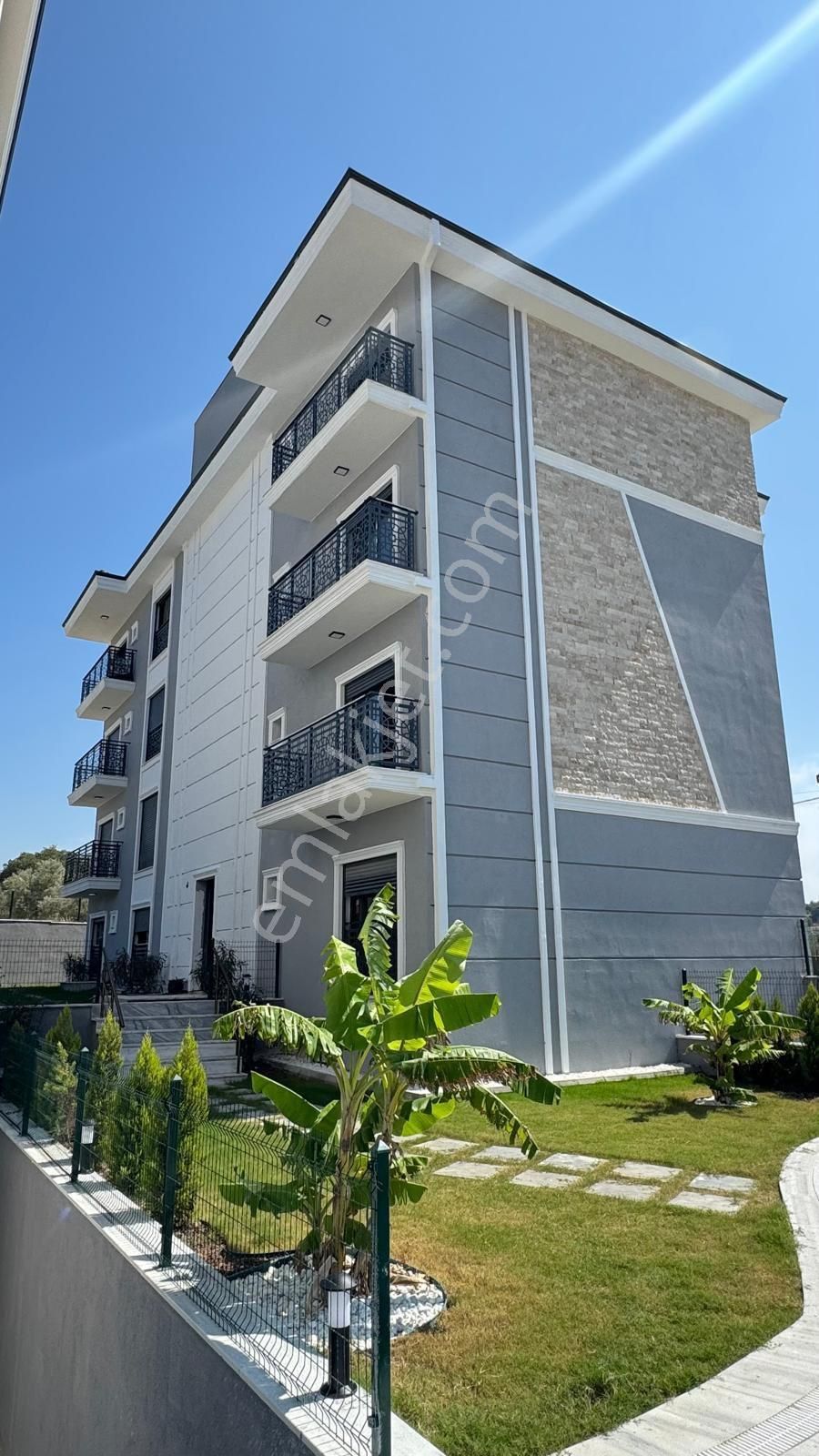 Kuşadası Değirmendere Satılık 2 +1 Havuzlu Sıfır Daire