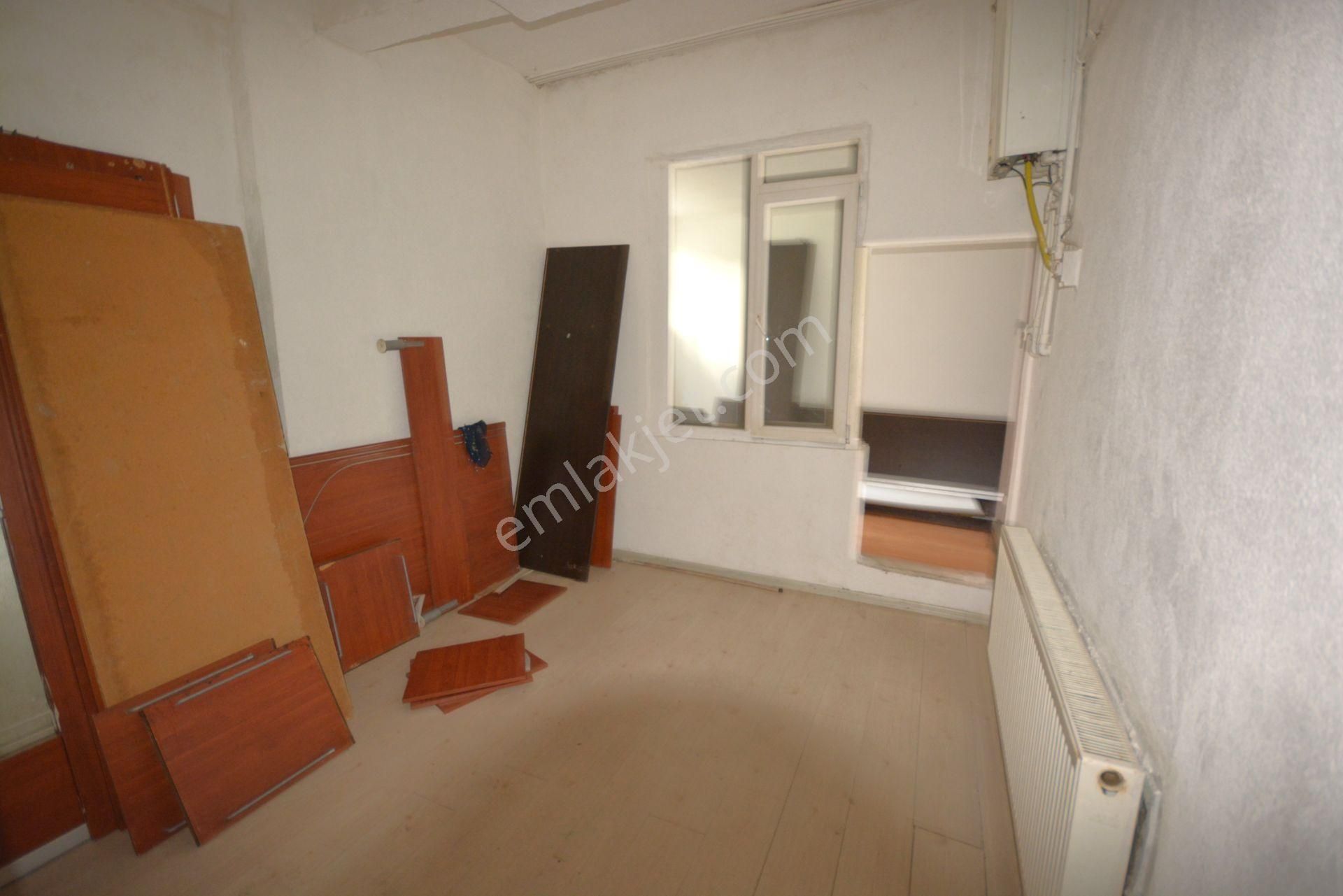 Kiralık 3+1 Merkezi Konumda 100 Metre Kare Daire - Görsel 17