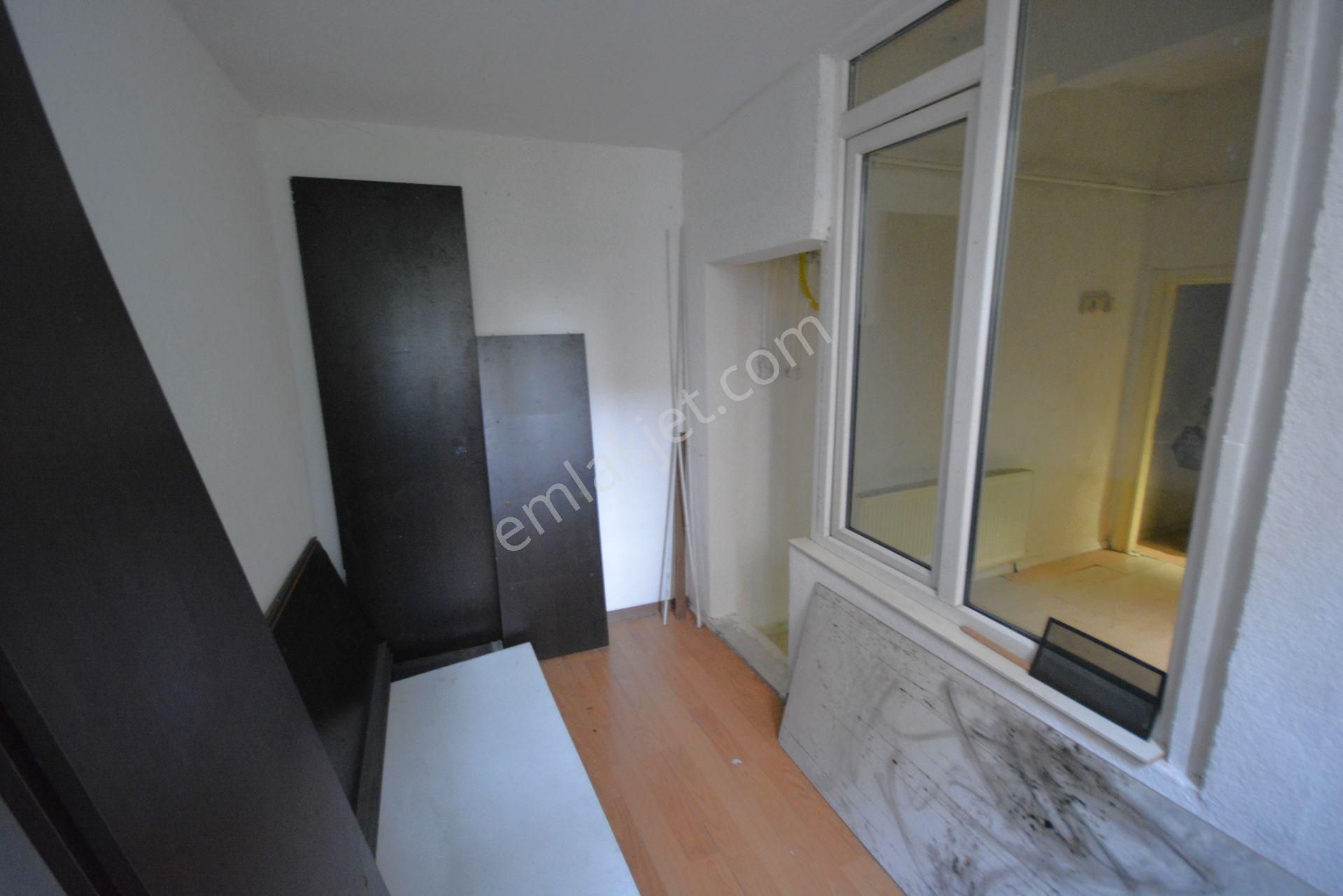 Kiralık 3+1 Merkezi Konumda 100 Metre Kare Daire - Görsel 15