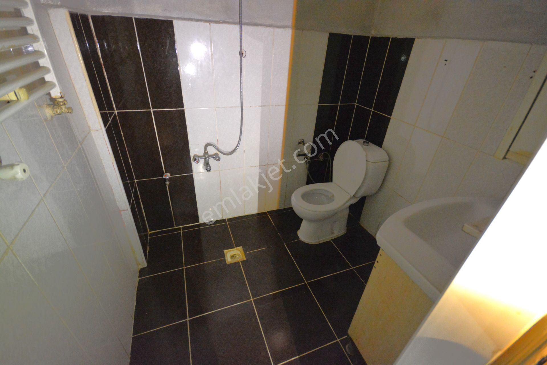 Kiralık 3+1 Merkezi Konumda 100 Metre Kare Daire - Görsel 9