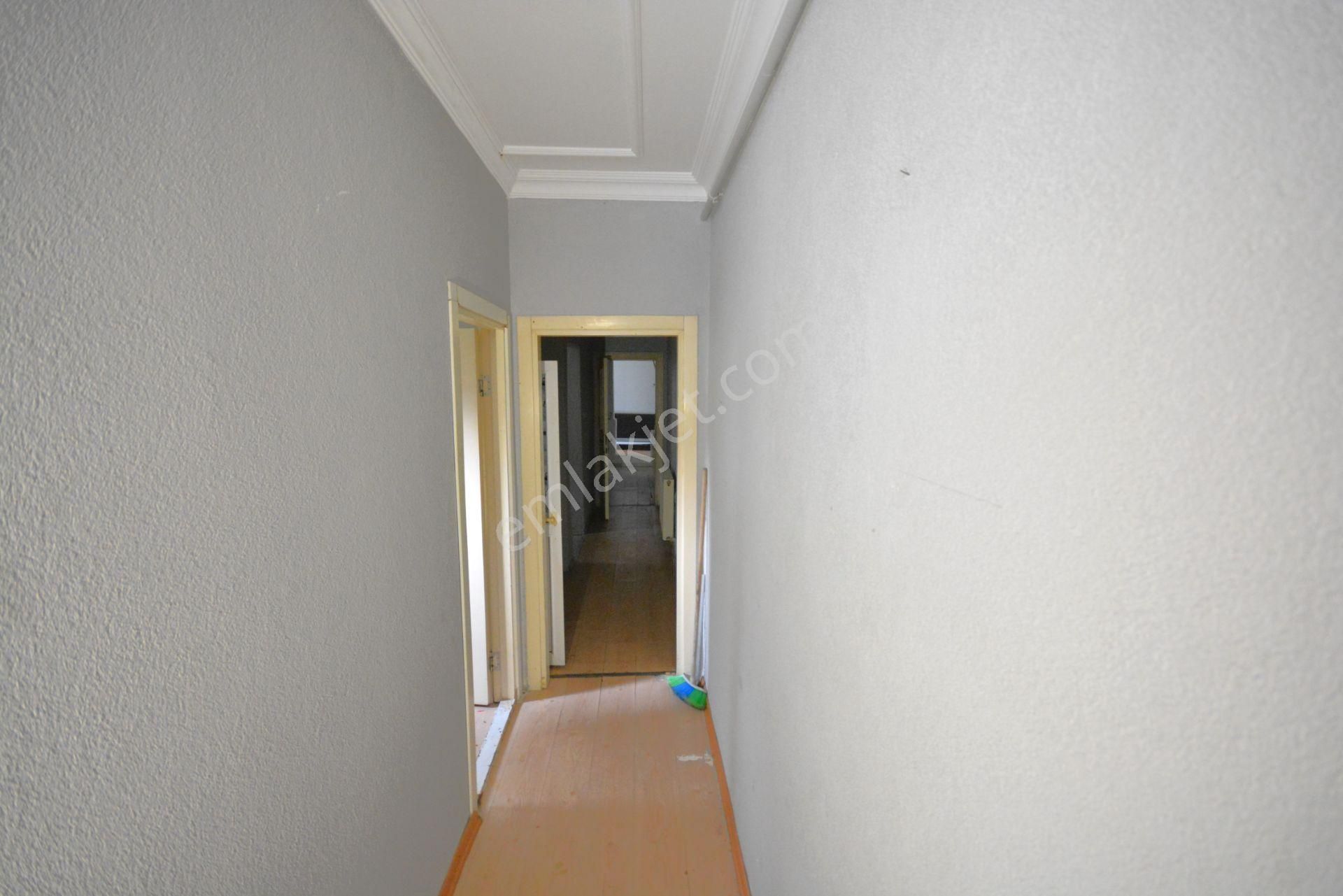 Kiralık 3+1 Merkezi Konumda 100 Metre Kare Daire - Görsel 22