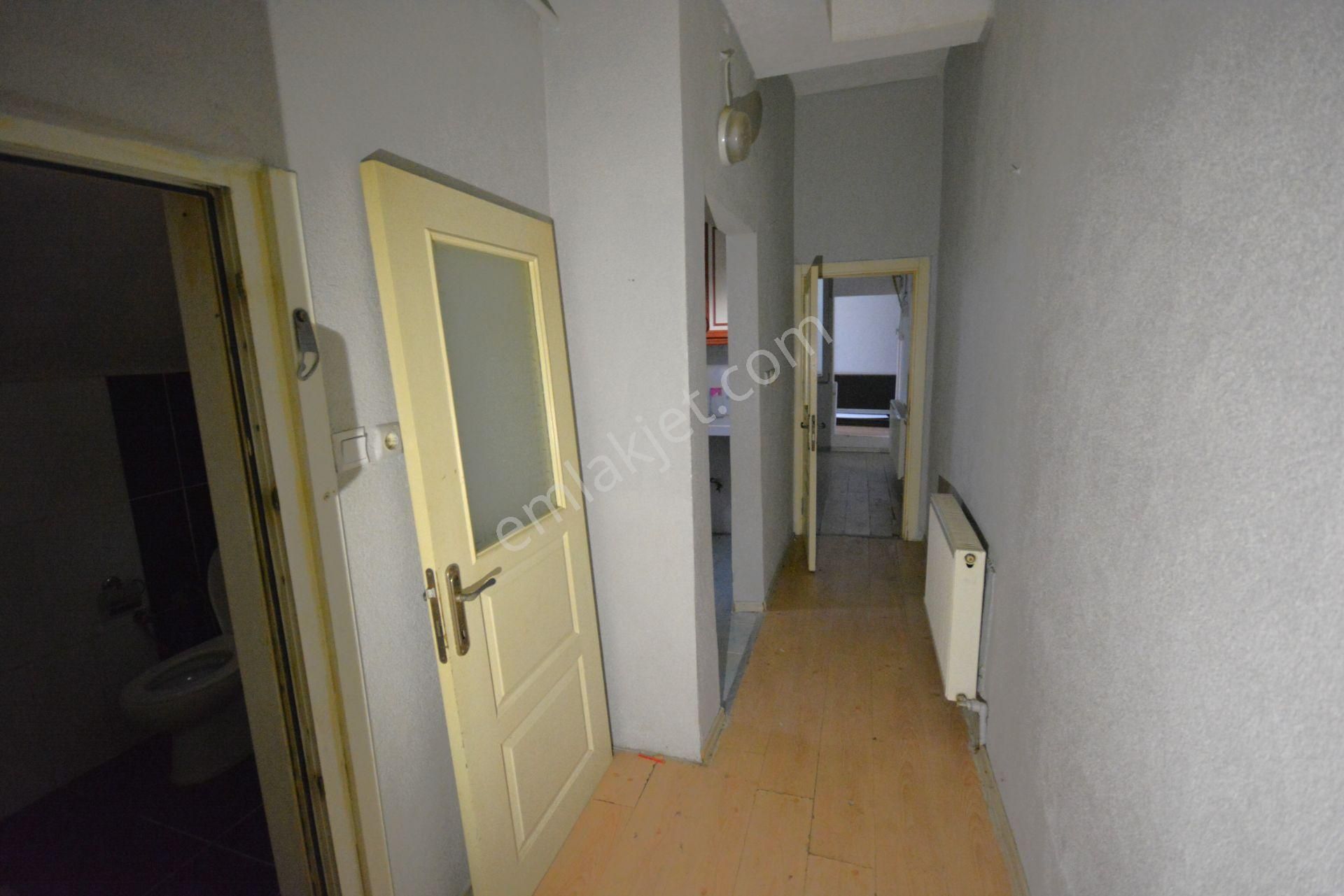 Kiralık 3+1 Merkezi Konumda 100 Metre Kare Daire - Görsel 21