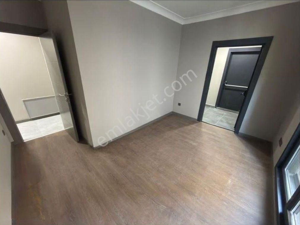 Suadiye Kaptanarif'te Sıfır Balkonlu Binada Kombili Lüx 2+1 - Görsel 2