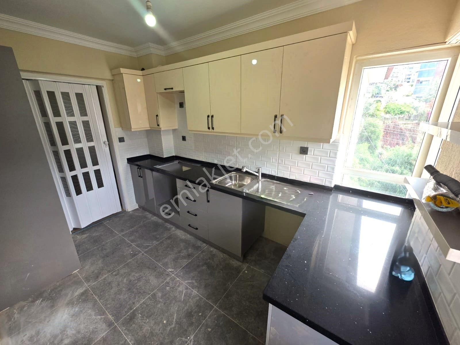 Goldhouse Dan Satılık Taşyakada Site İçinde Deniz Manzaralı Kapalı Mutfak 3+1 Daire - Görsel 15