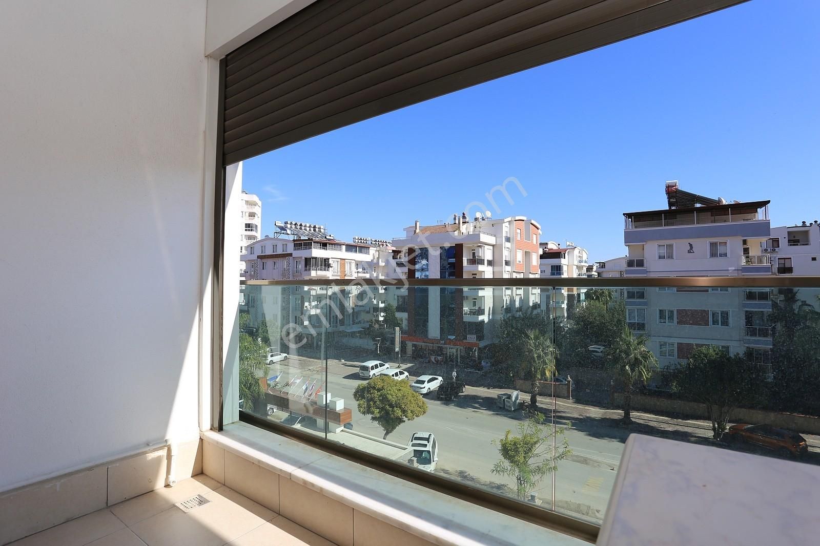 Konyaaltı'nda Havuz Cepheli Ve Arakat Satılık Daire | Tekce - Görsel 23