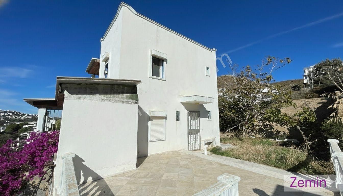 Çift Parsel Fırsatı, Bodrum'da İmarlı 335 M² Arsa + (4+1) Villa - Görsel 12