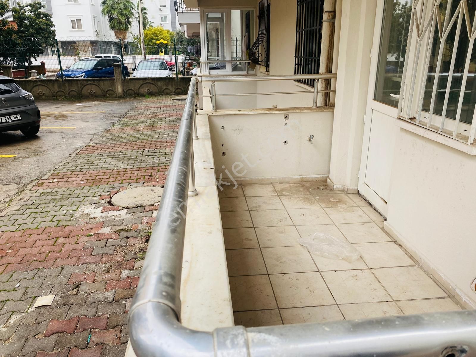 Kızılarık 'ta İçi Boyalı Ve Tadilatlı Temiz 2+1 - Görsel 20