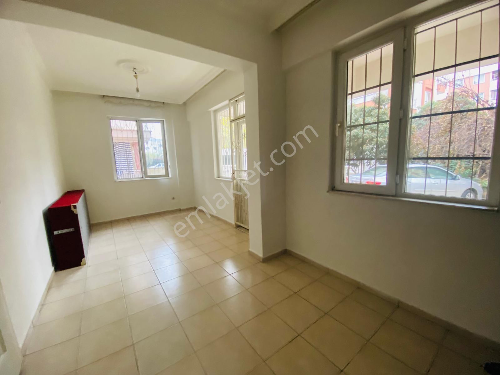 Kızılarık 'ta İçi Boyalı Ve Tadilatlı Temiz 2+1 - Görsel 8