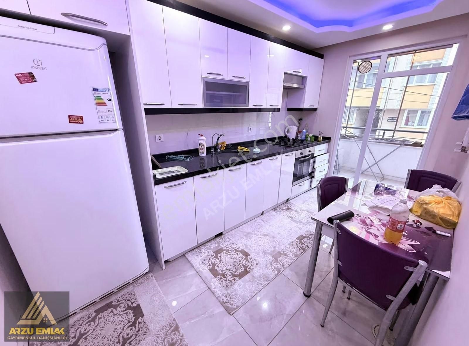 Arzu Emlaktan Kapalı Otoparklı Çift Asansörlü 2+1 95 M2 Satılık - Görsel 6