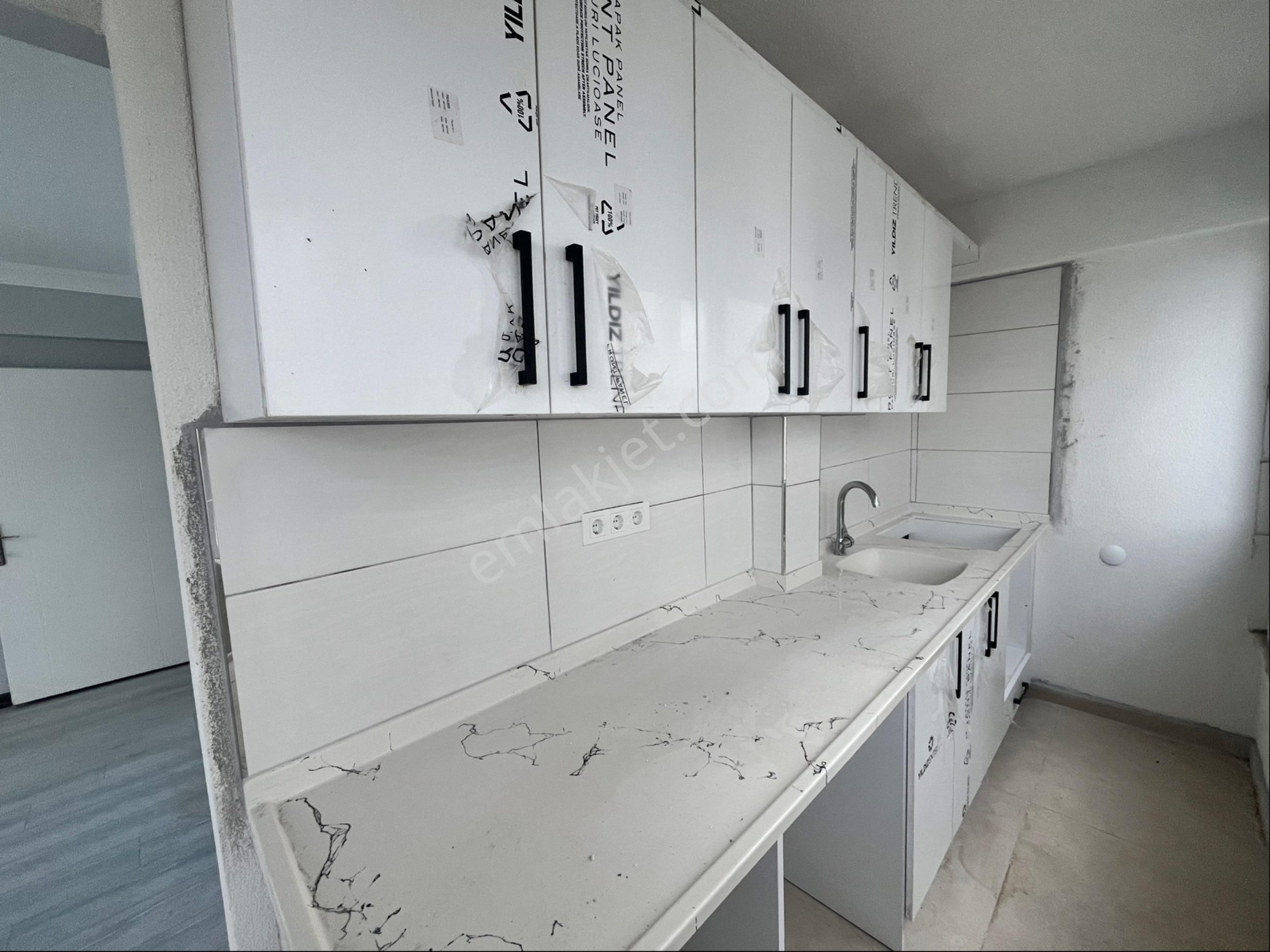 2+1 Ayrı Mutfak Ön Cephe Merkezi Konum - Görsel 16