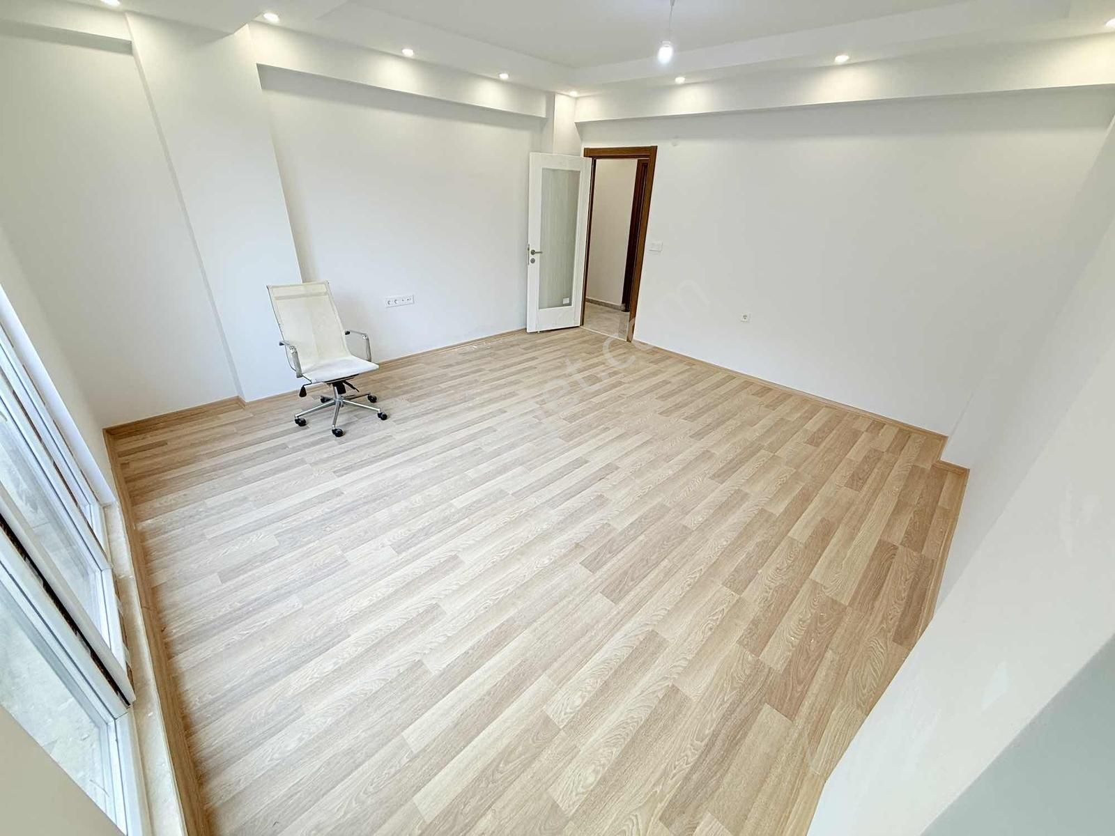 Pusula İnşaat'tan Cebeci Mah 3+1 120 M2 Ebeveyn Banyolu Ara Kat - Görsel 11