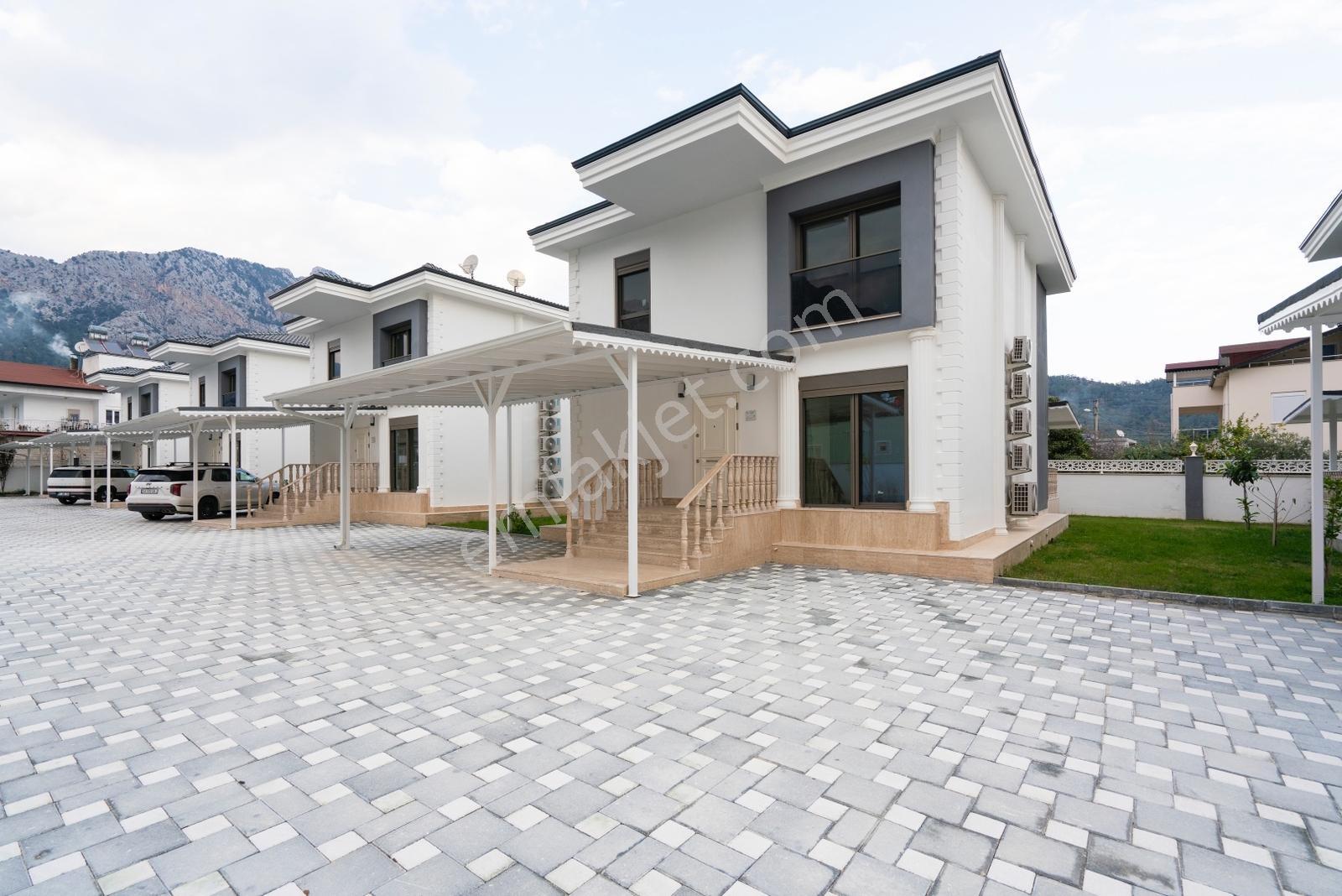 Kemer Göynükte 230 M² Site İçinde Ortak Havuzlu Villa - Görsel 13