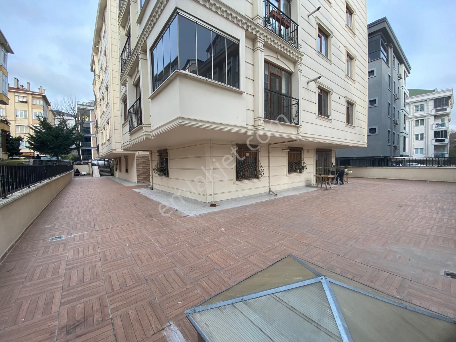 Bahçelievler Merkez'de Yeni Binada K. Otoparklı 2+1 Daire - Görsel 5