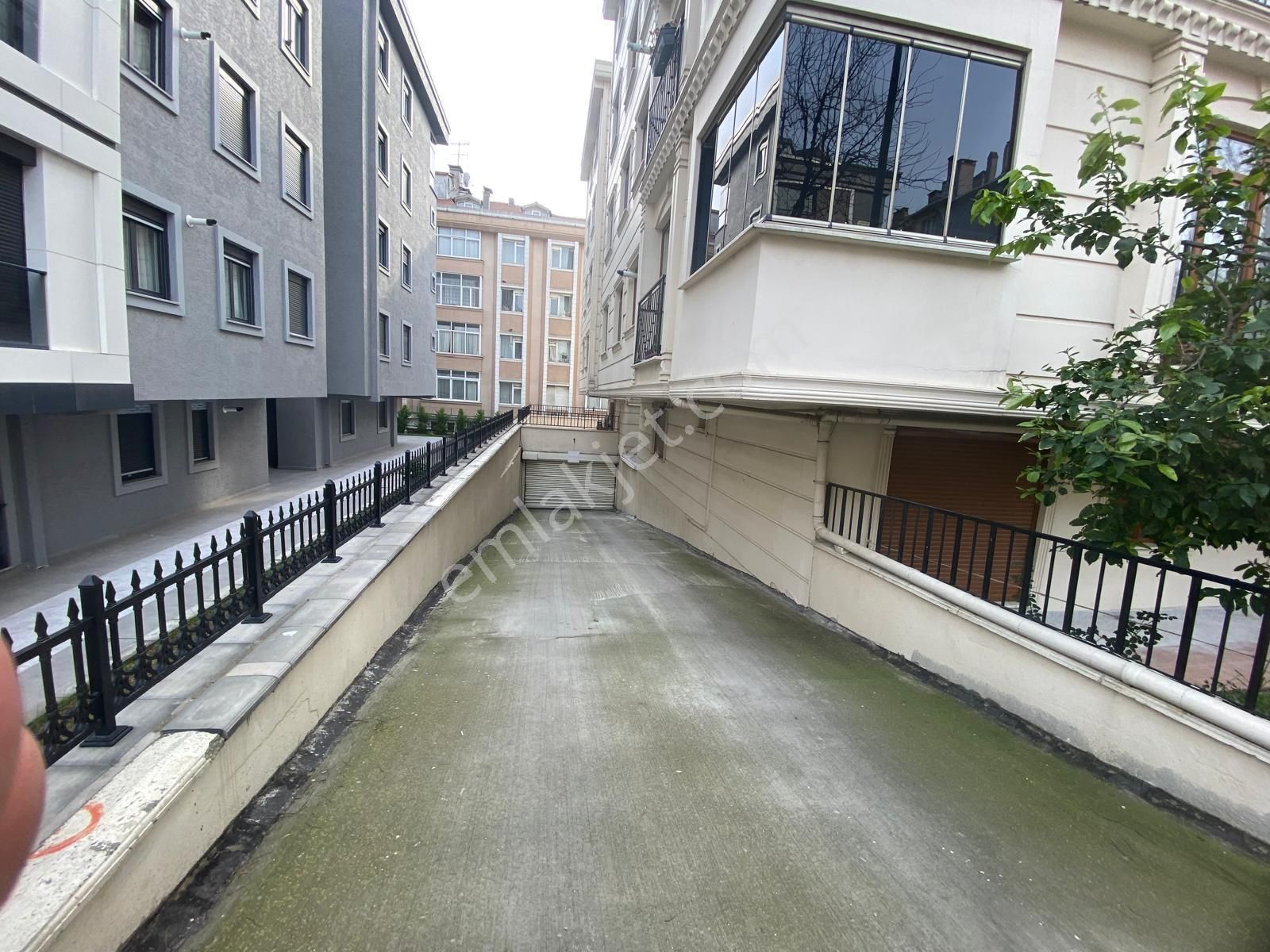 Bahçelievler Merkez'de Yeni Binada K. Otoparklı 2+1 Daire - Görsel 2