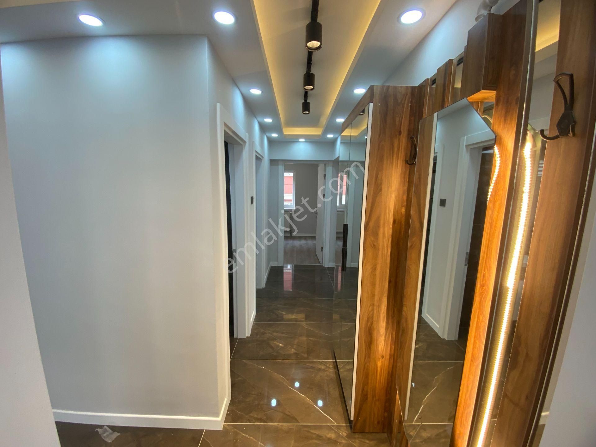 Süvari Mh. Merkezi Konumda Cadde Yakını Ful Yapılı 3+1 Daire - Görsel 27