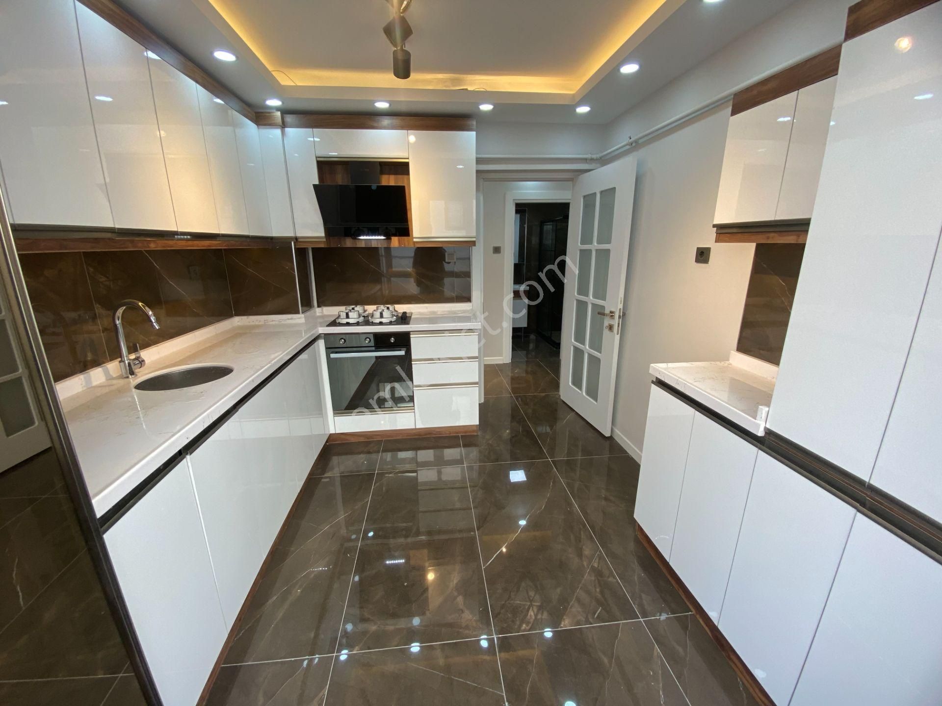 Süvari Mh. Merkezi Konumda Cadde Yakını Ful Yapılı 3+1 Daire - Görsel 3