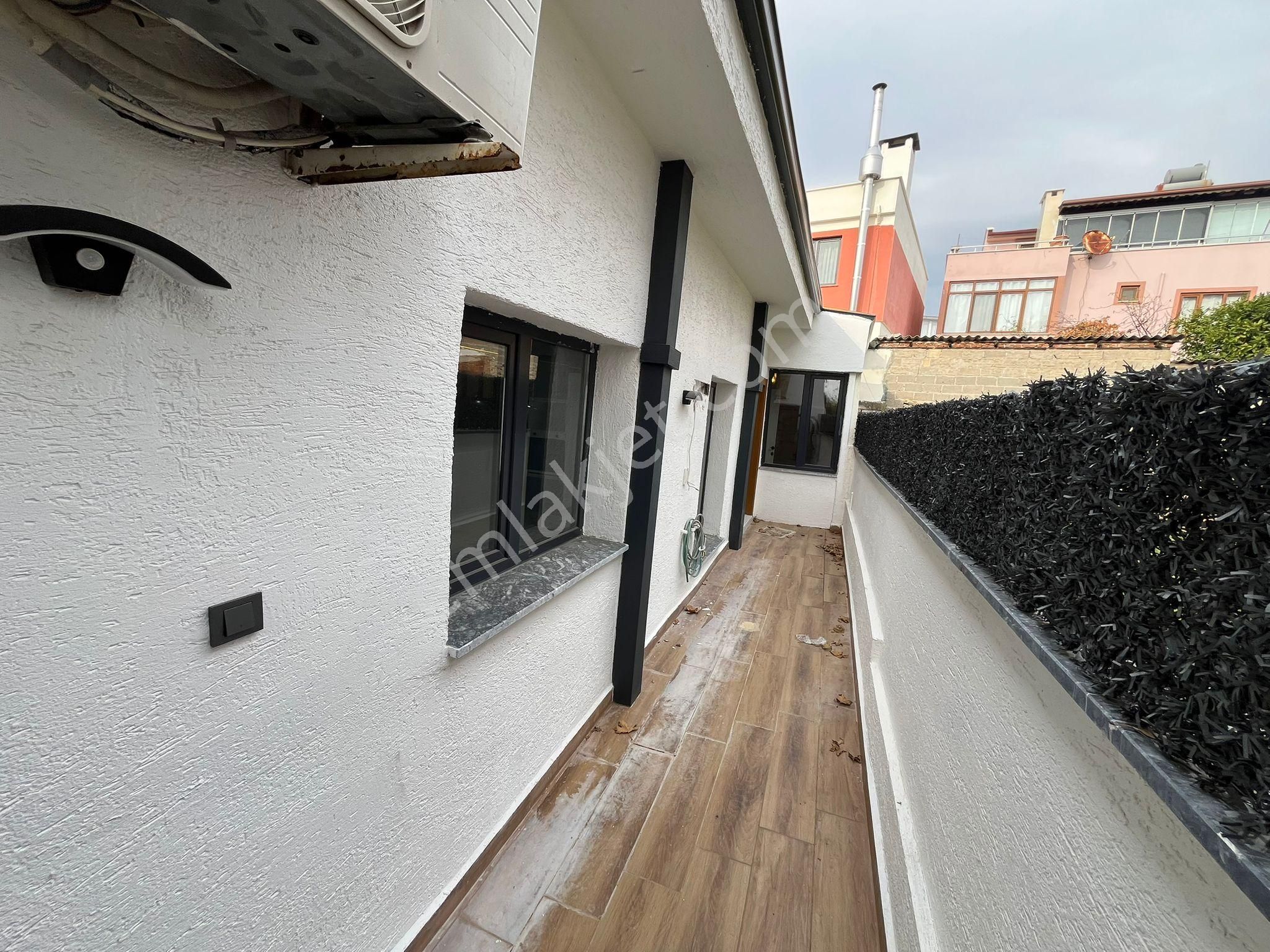 Akçay Köşemden Doğa İle İç İçe Müstakil 1+1 Satılık Ev