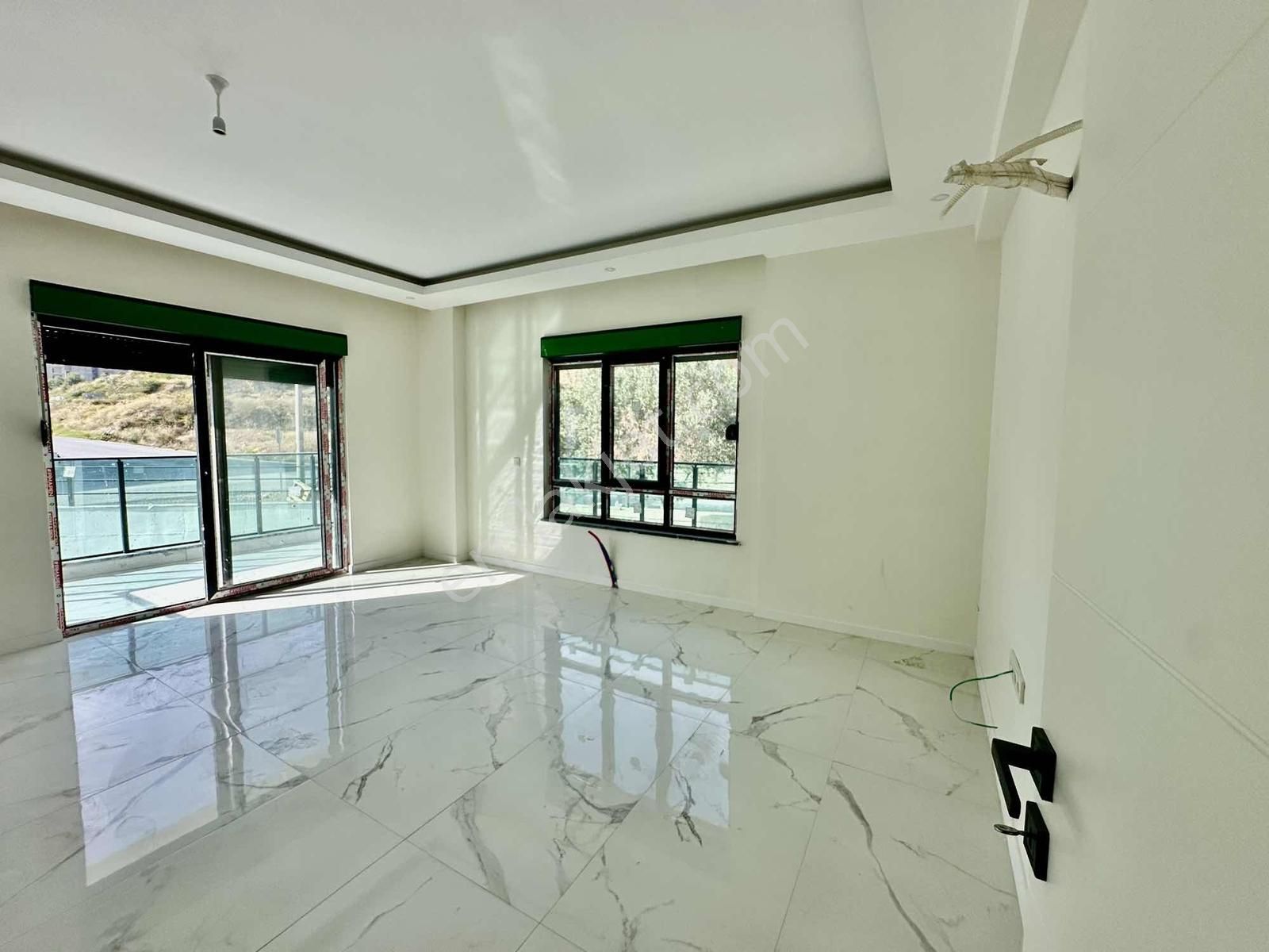 Alanya Çıplaklı Merkezde 3+1 Satılık Daire