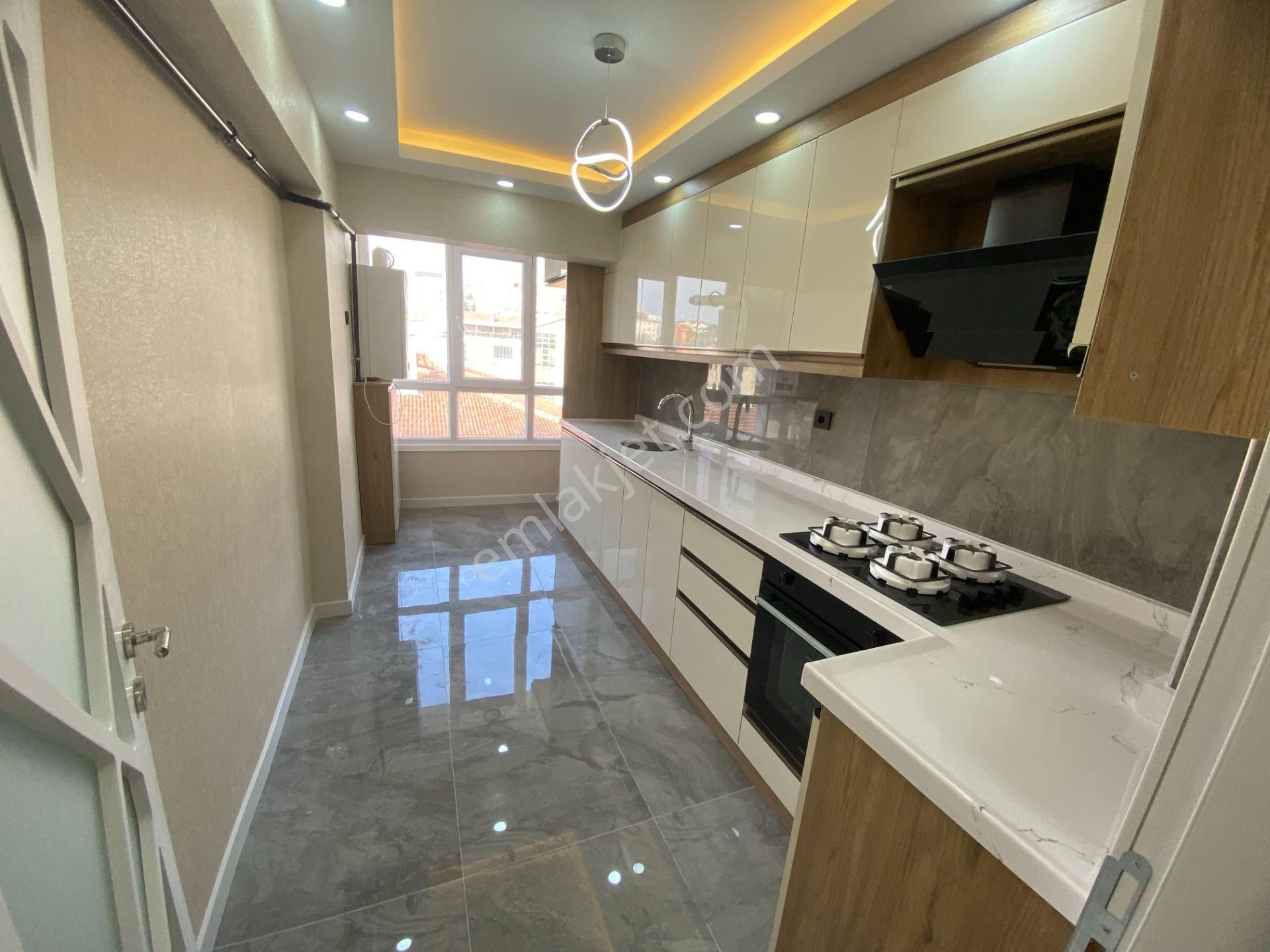 Etimesgut Süvari Mah Cadde Yakını Katta 3+1 Full Yapılı Fırsat - Görsel 6